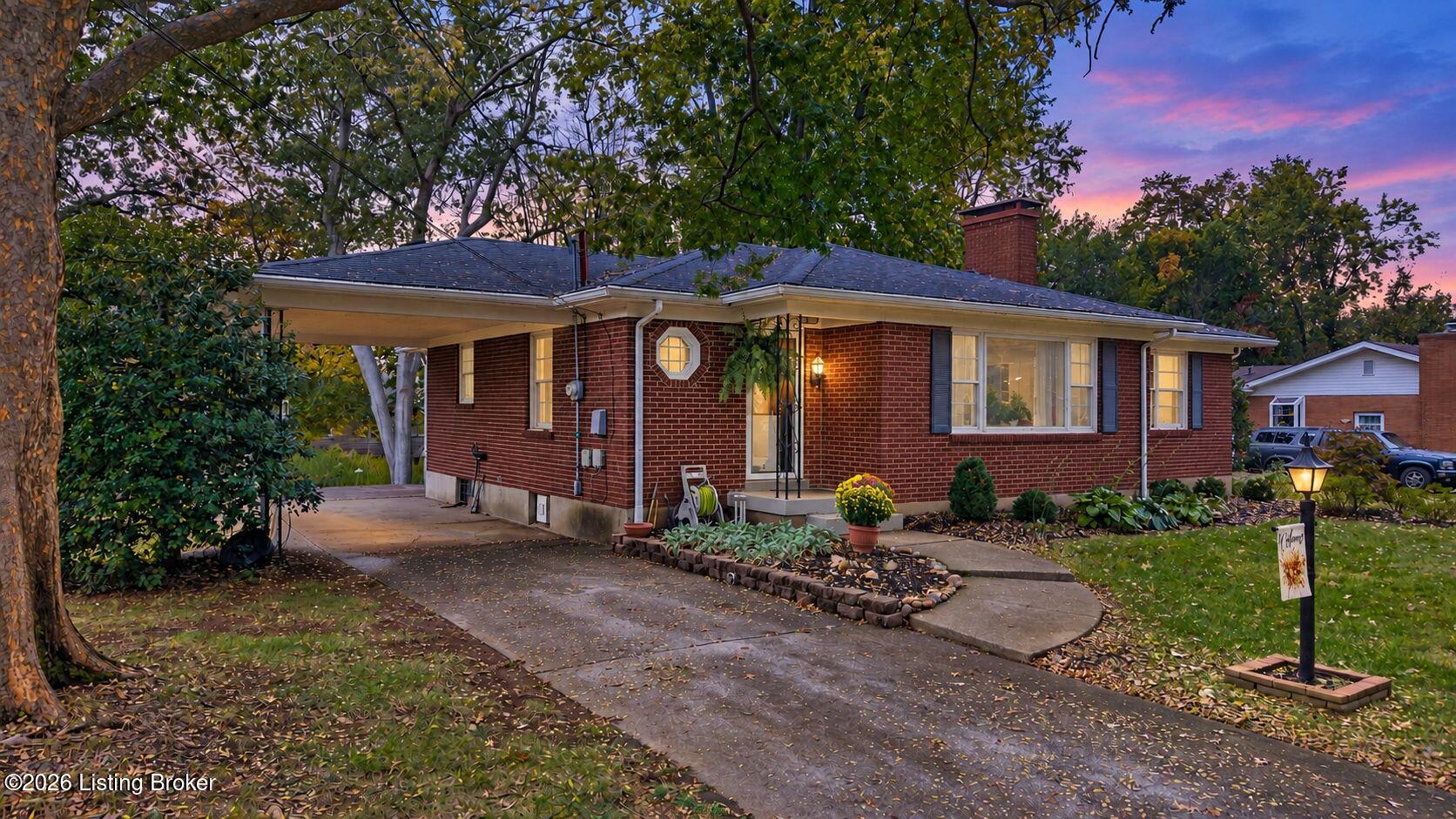 3106 Hewitt Ave Property Photo 1