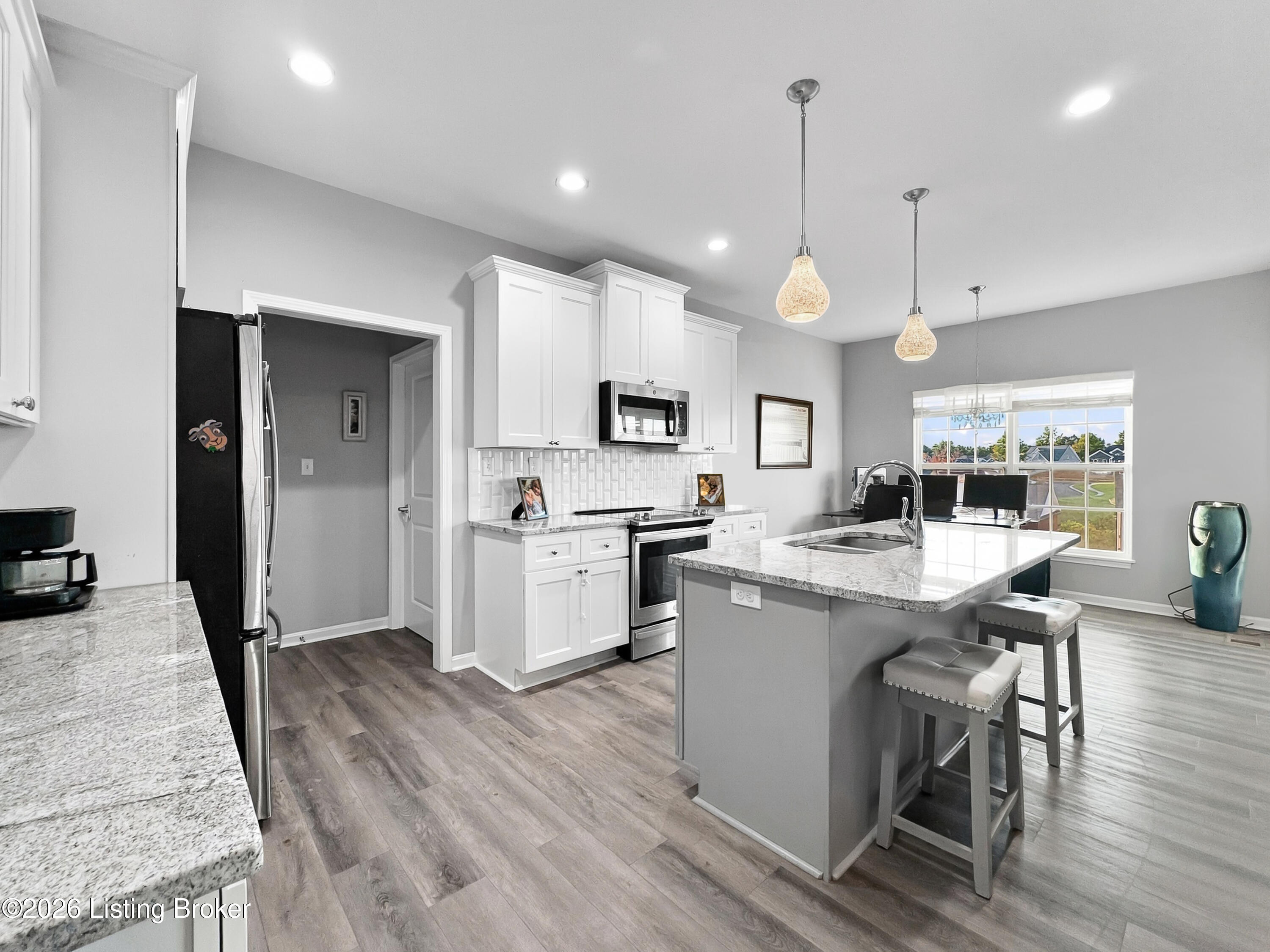 175 Garden View Pl # B Property Photo 3