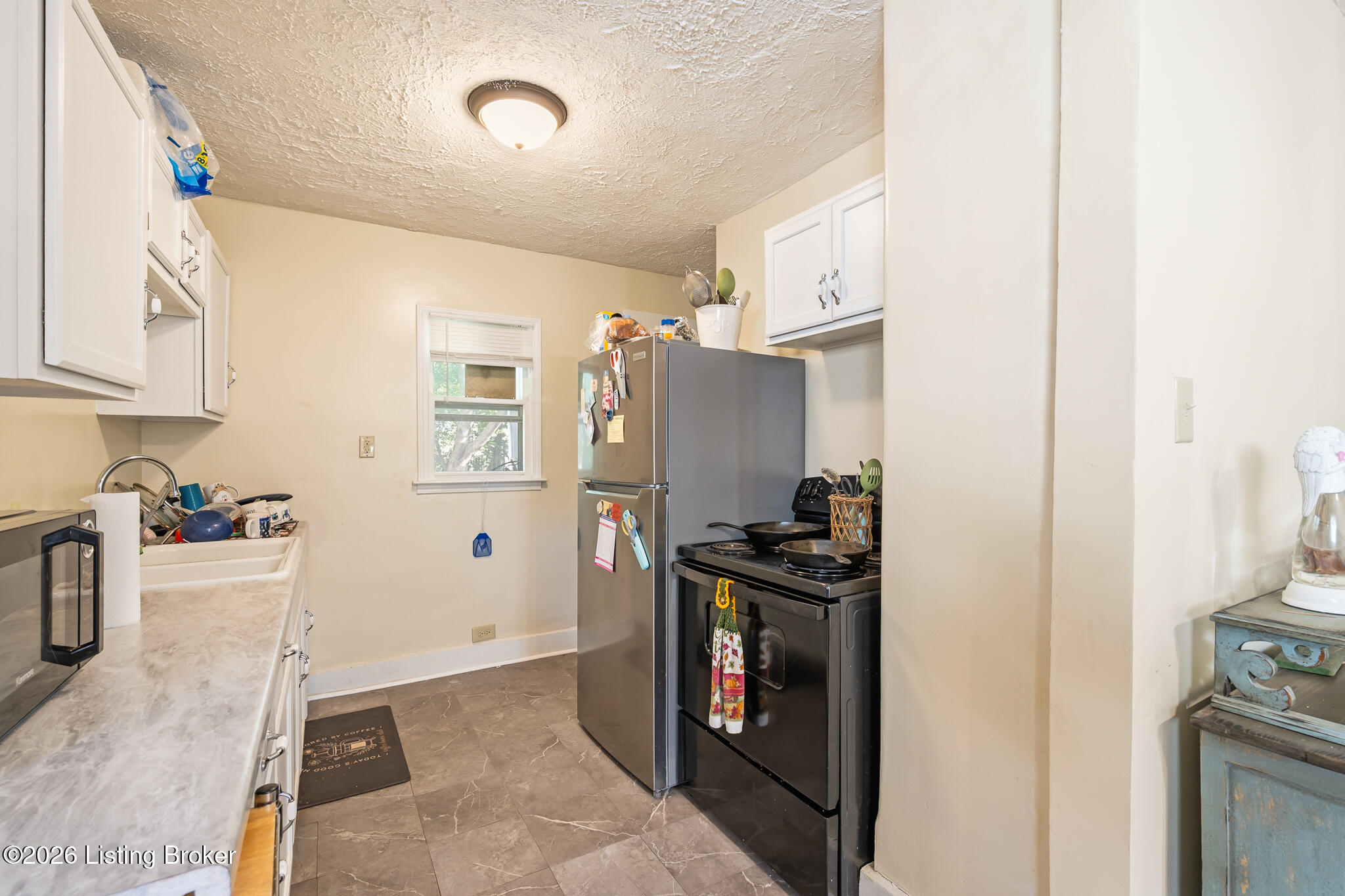 1119 Larchmont Ave Property Photo 12