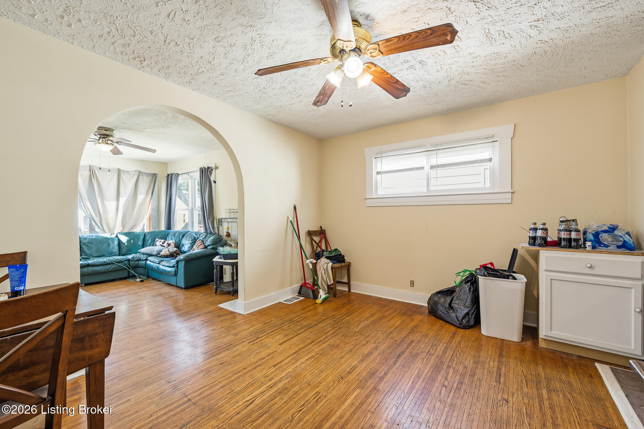 1119 Larchmont Ave Property Photo 14