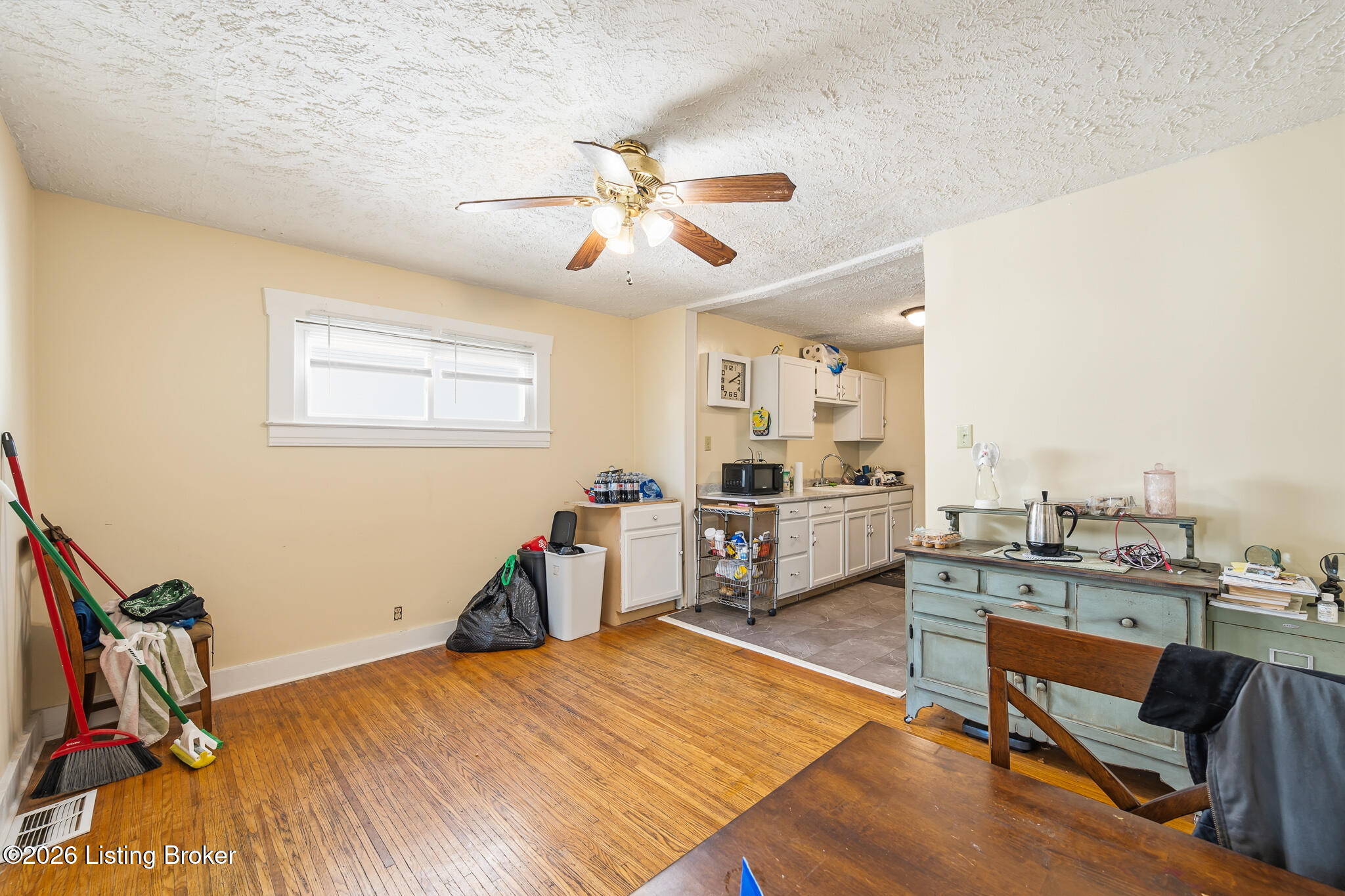 1119 Larchmont Ave Property Photo 15