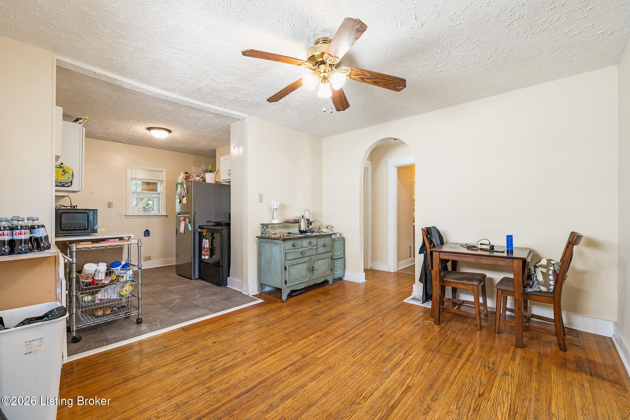 1119 Larchmont Ave Property Photo 16