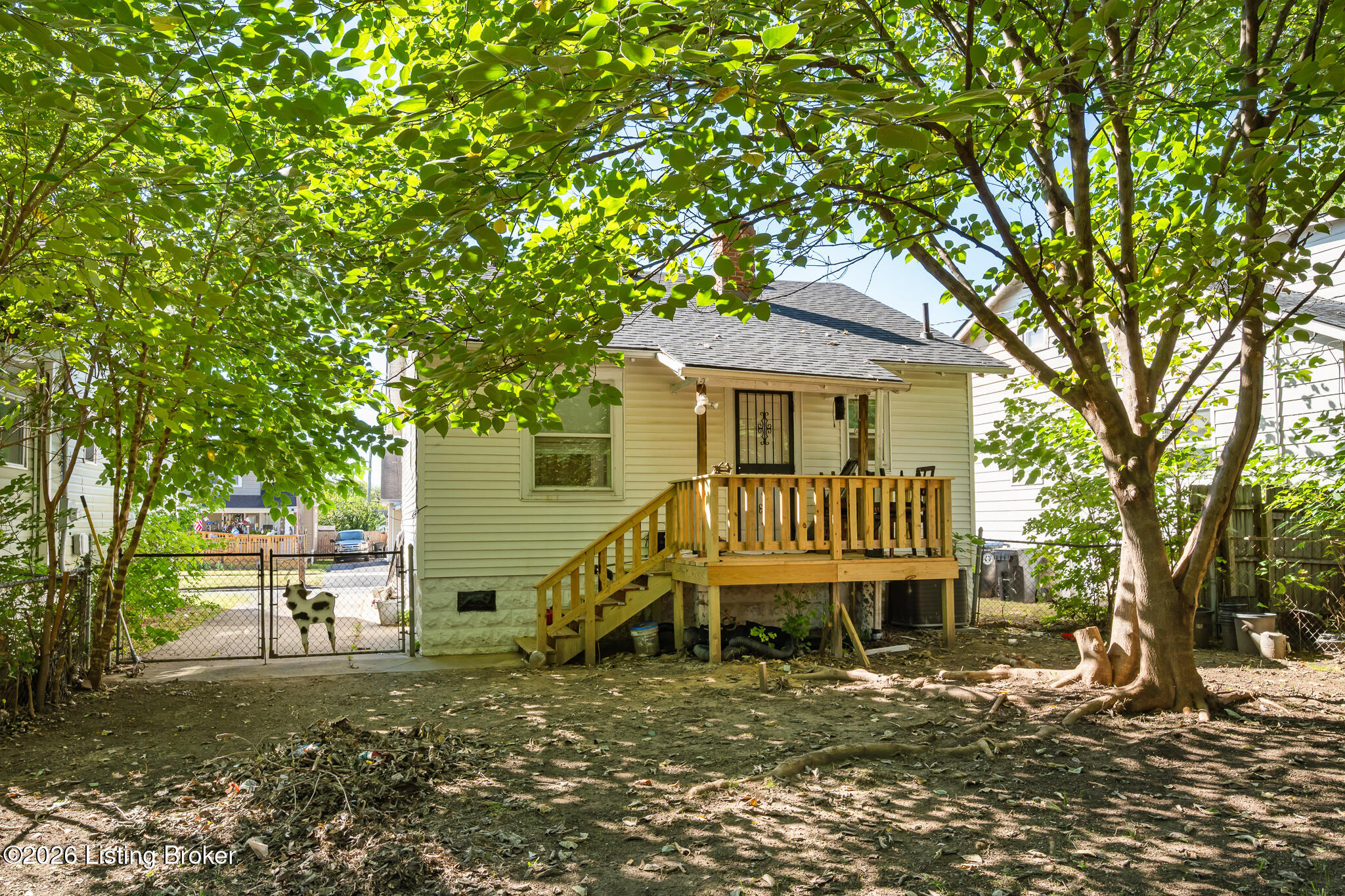 1119 Larchmont Ave Property Photo 27