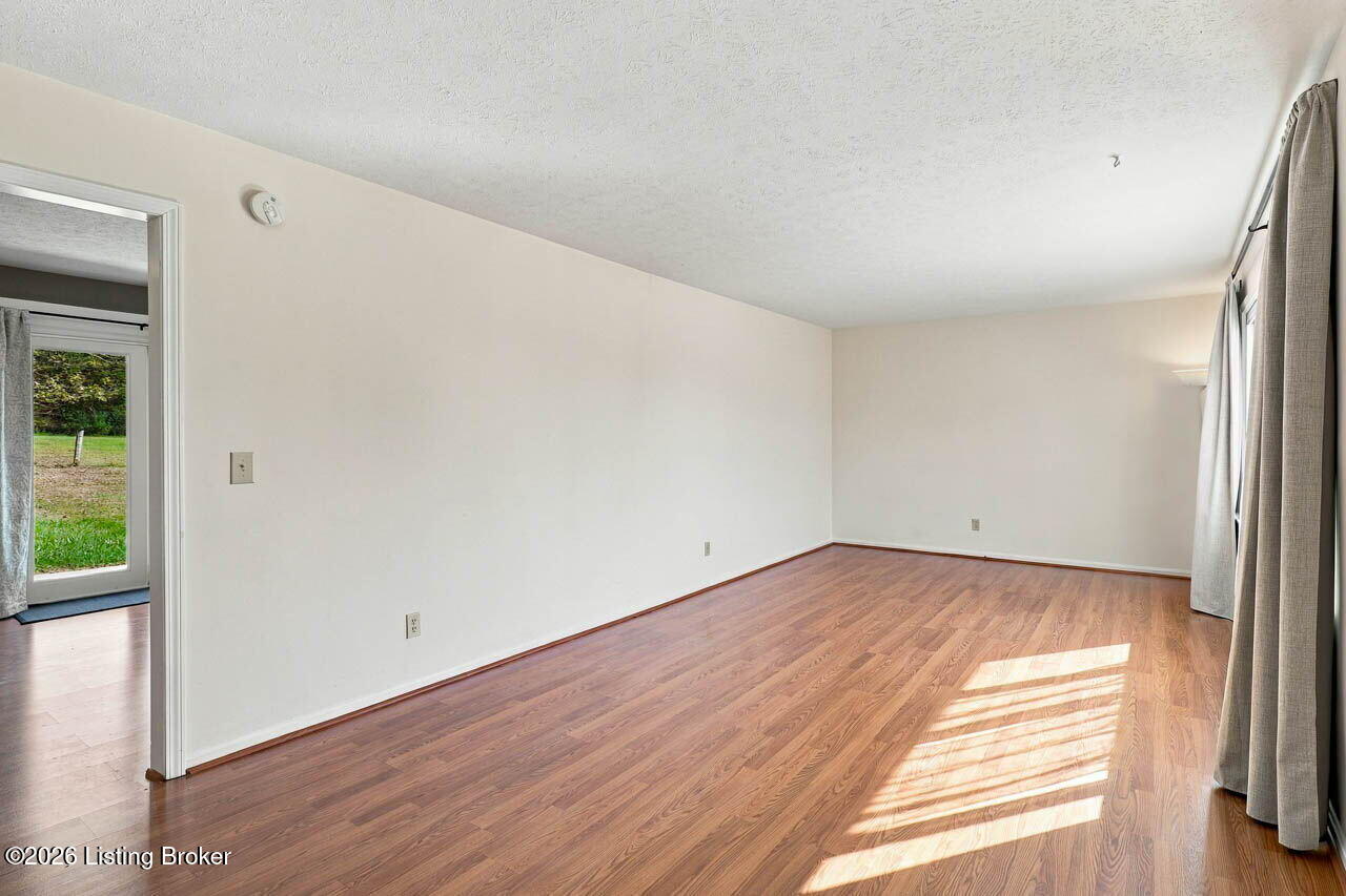 4010 Dixie Ln Property Photo 7