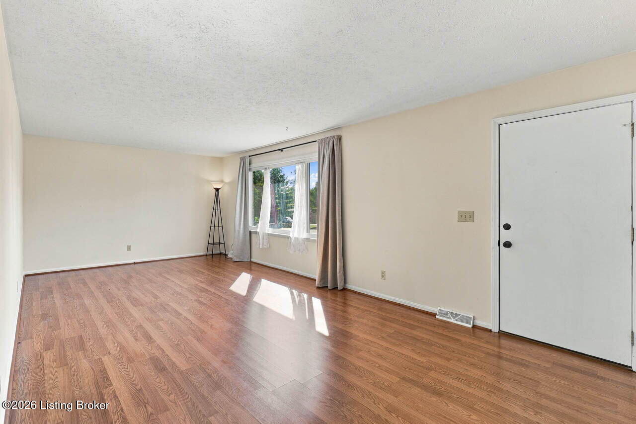 4010 Dixie Ln Property Photo 8