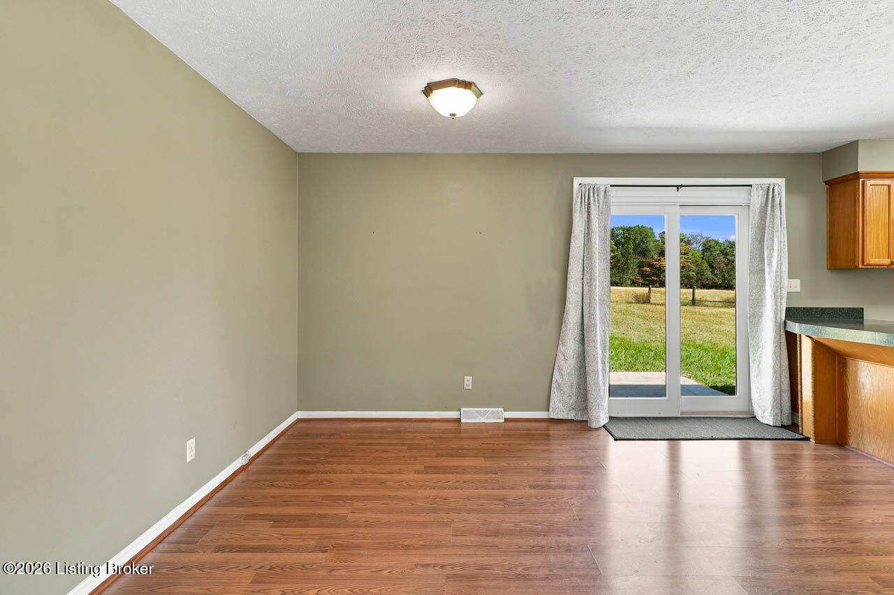 4010 Dixie Ln Property Photo 10