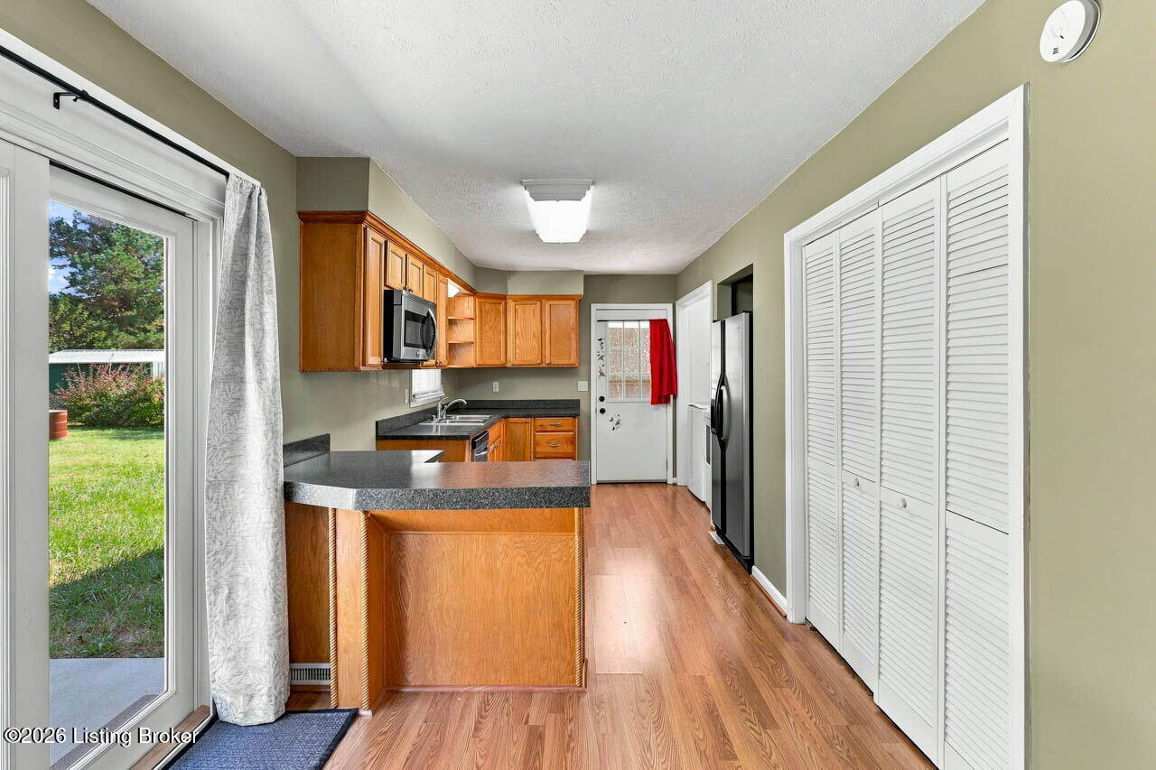 4010 Dixie Ln Property Photo 12