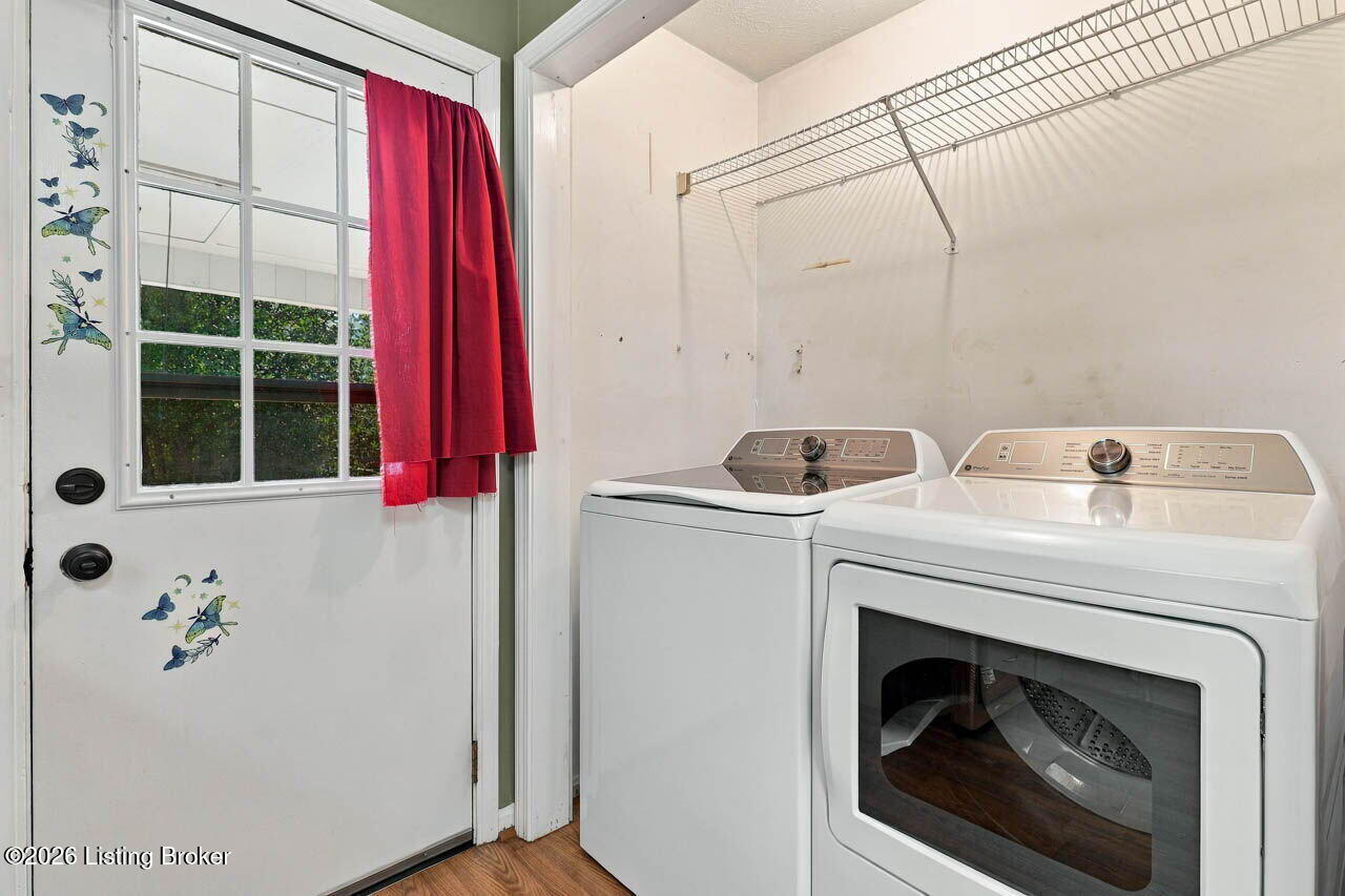 4010 Dixie Ln Property Photo 17