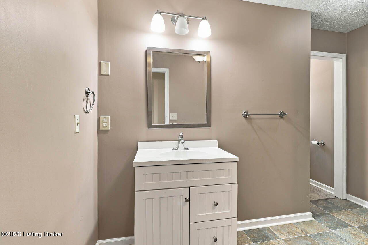 4010 Dixie Ln Property Photo 21