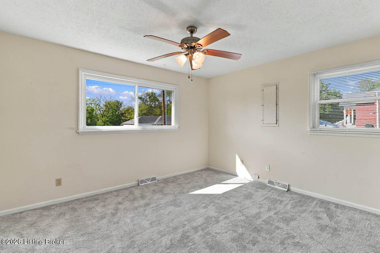 4010 Dixie Ln Property Photo 23