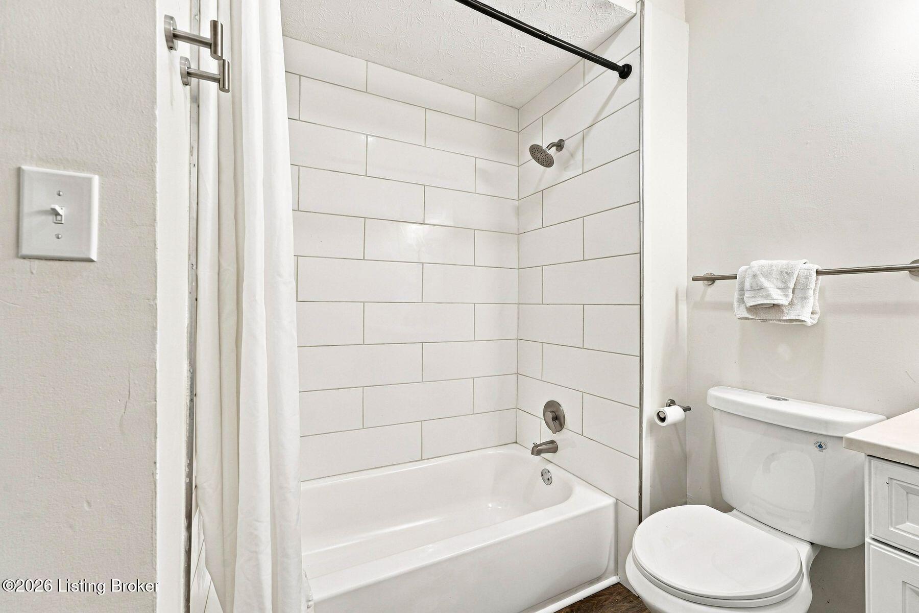 304 E Kentucky St Property Photo 4