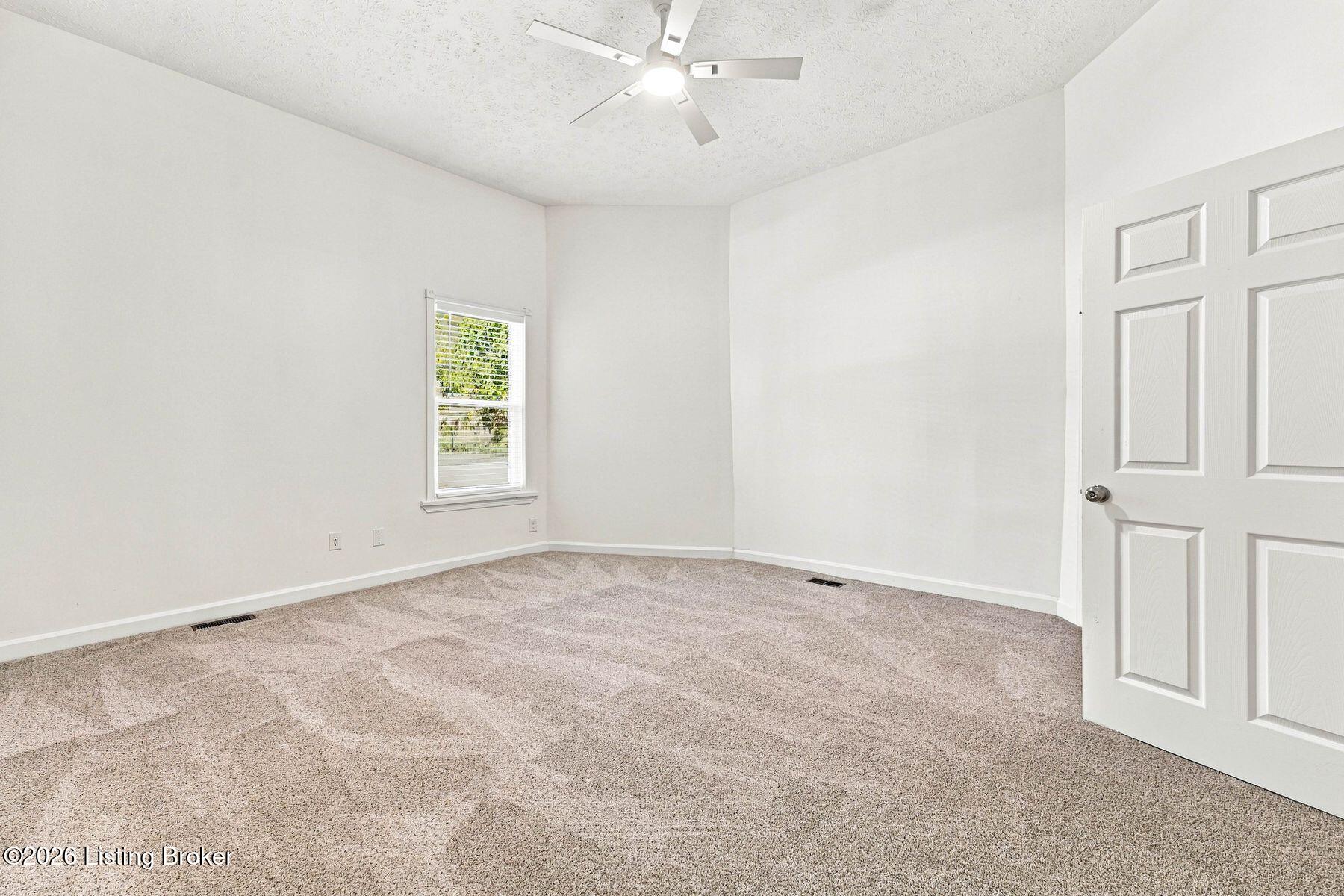 304 E Kentucky St Property Photo 6
