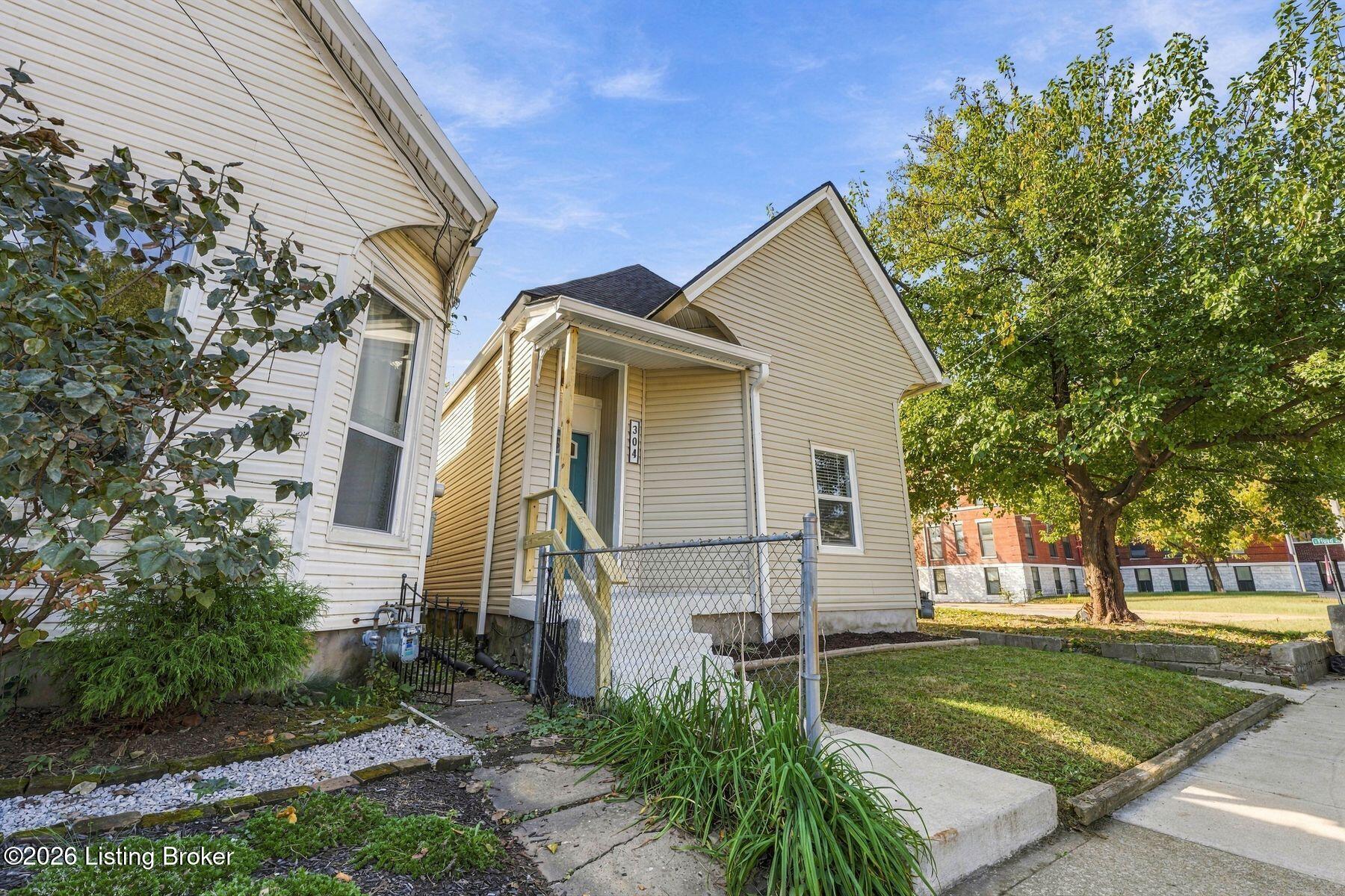 304 E Kentucky St Property Photo 12