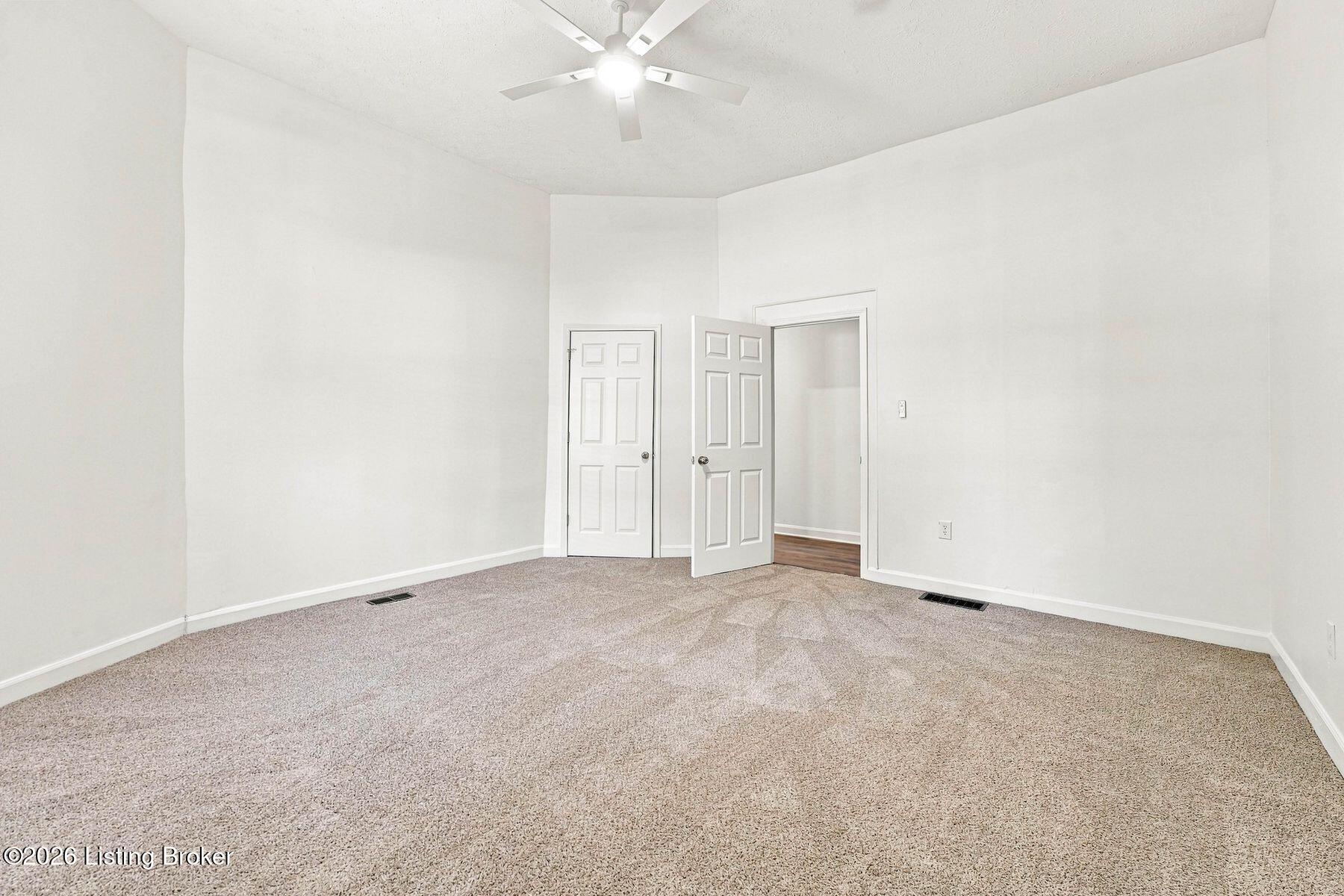 304 E Kentucky St Property Photo 36