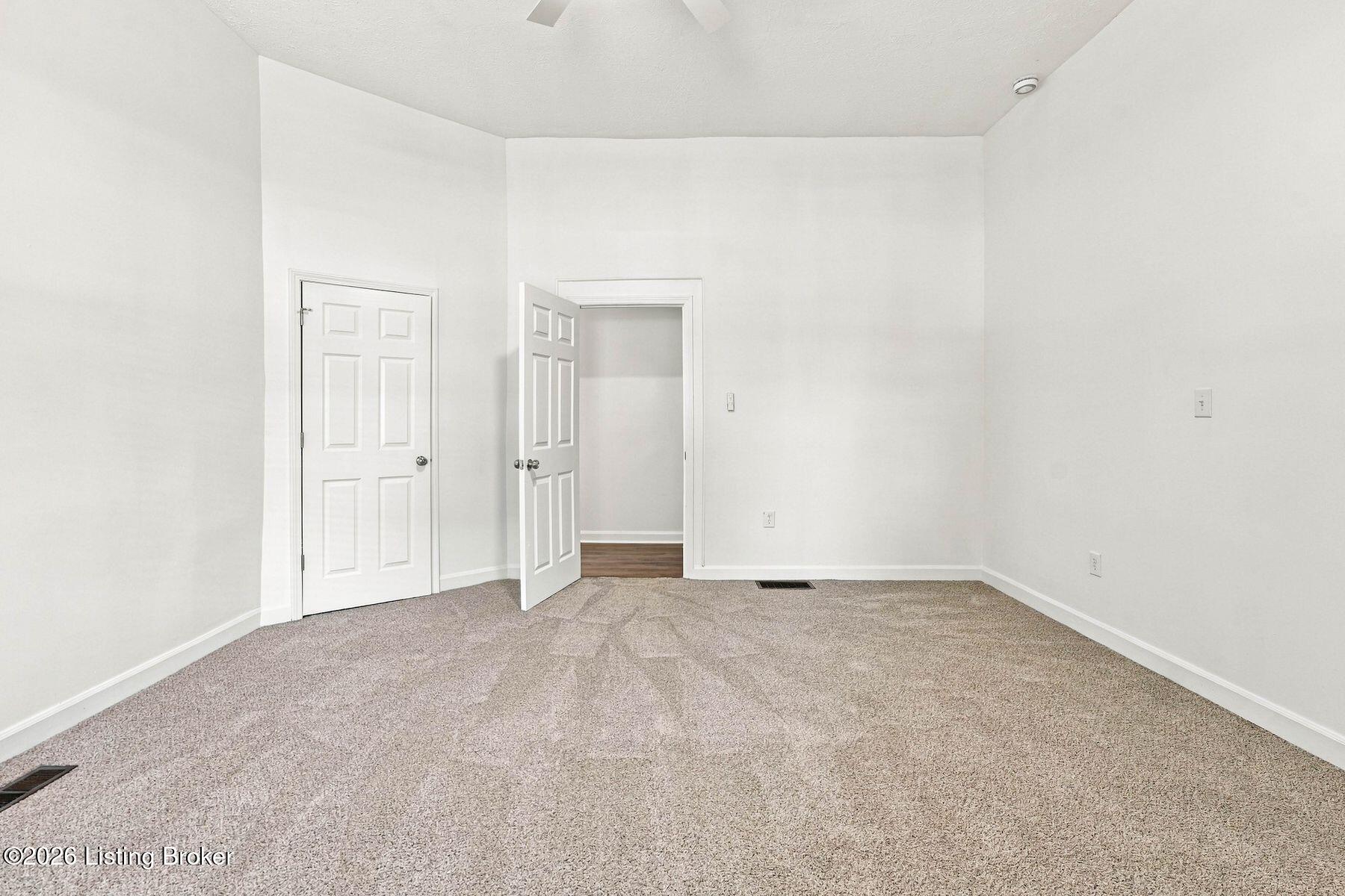 304 E Kentucky St Property Photo 37