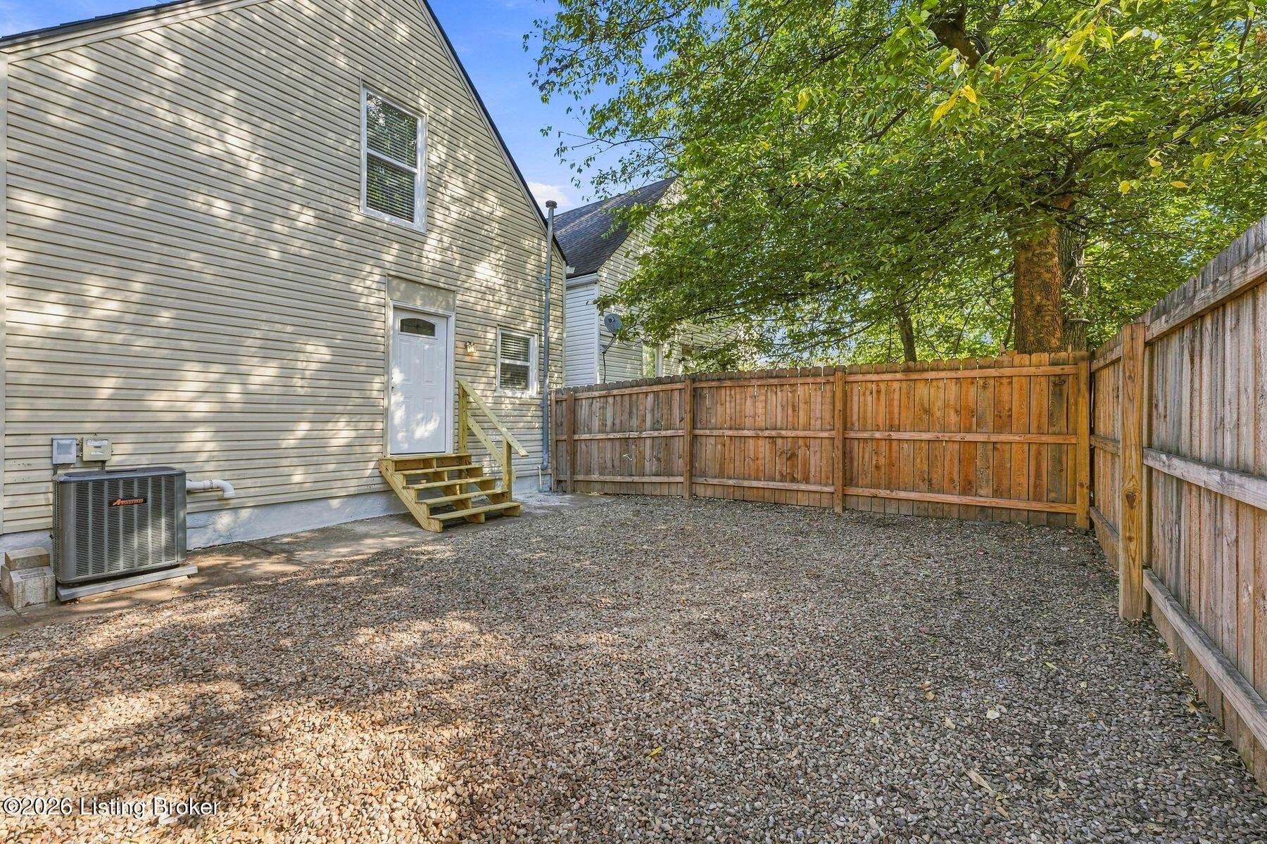 304 E Kentucky St Property Photo 51