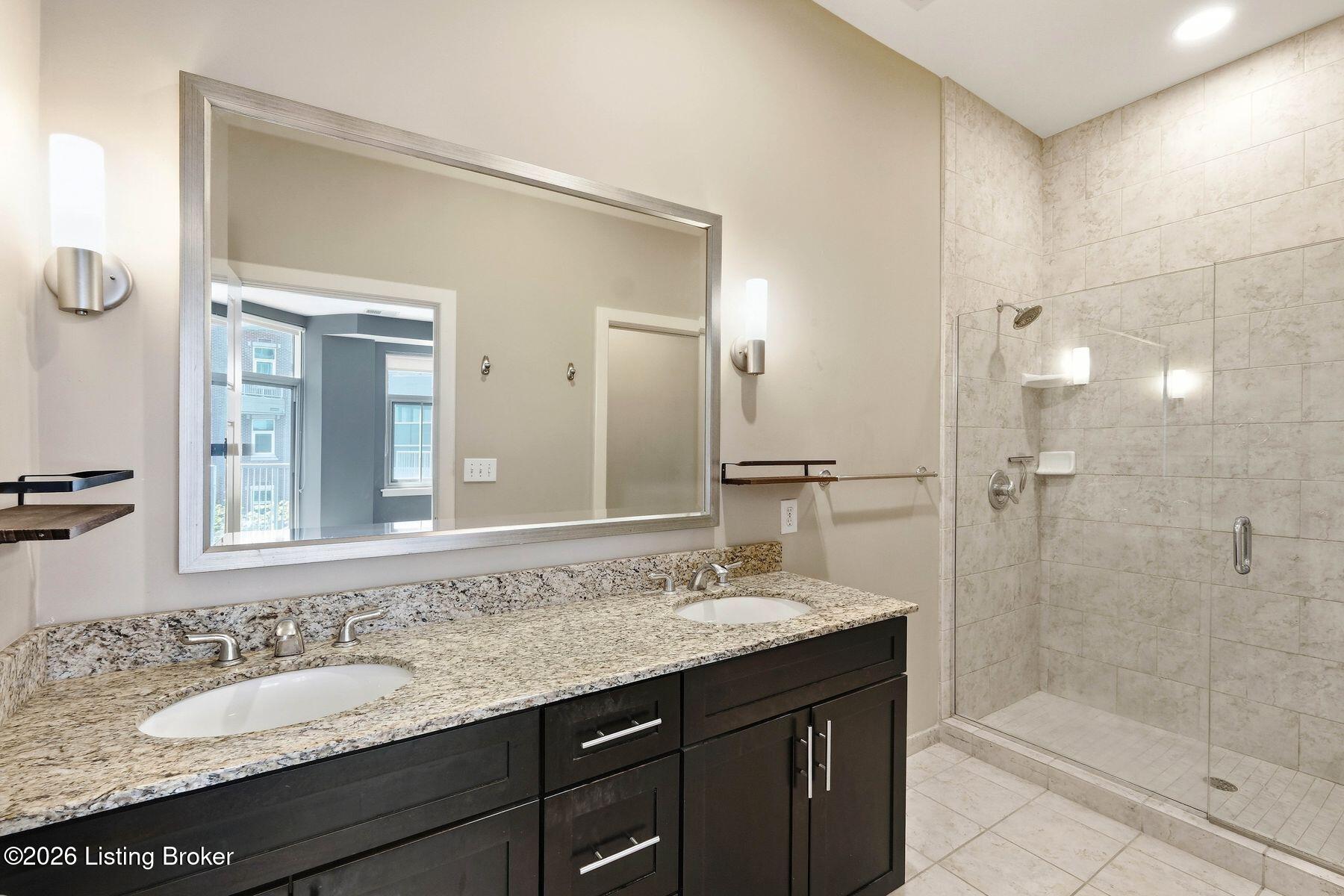 324 E Main St 327 Property Photo 6