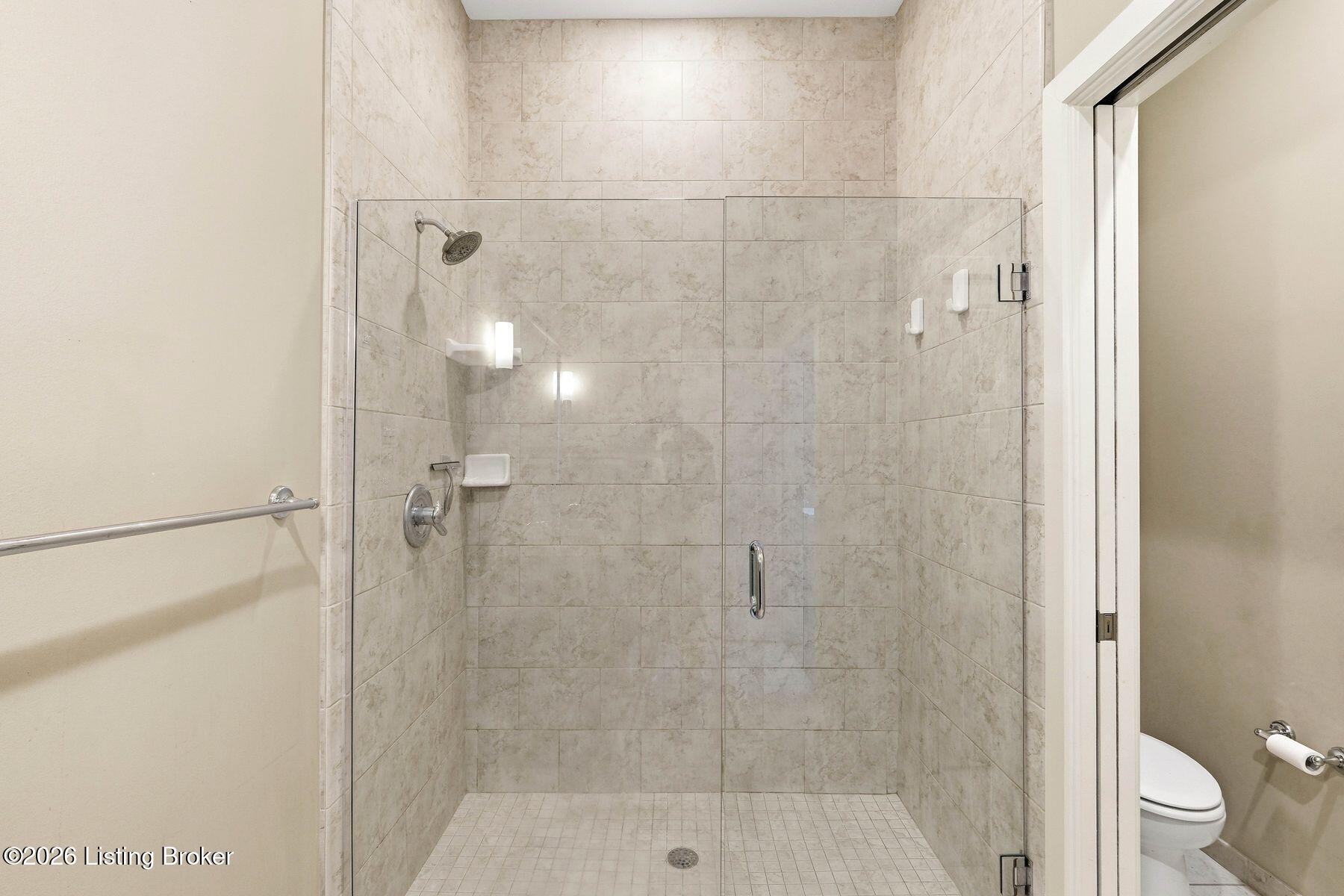 324 E Main St 327 Property Photo 7