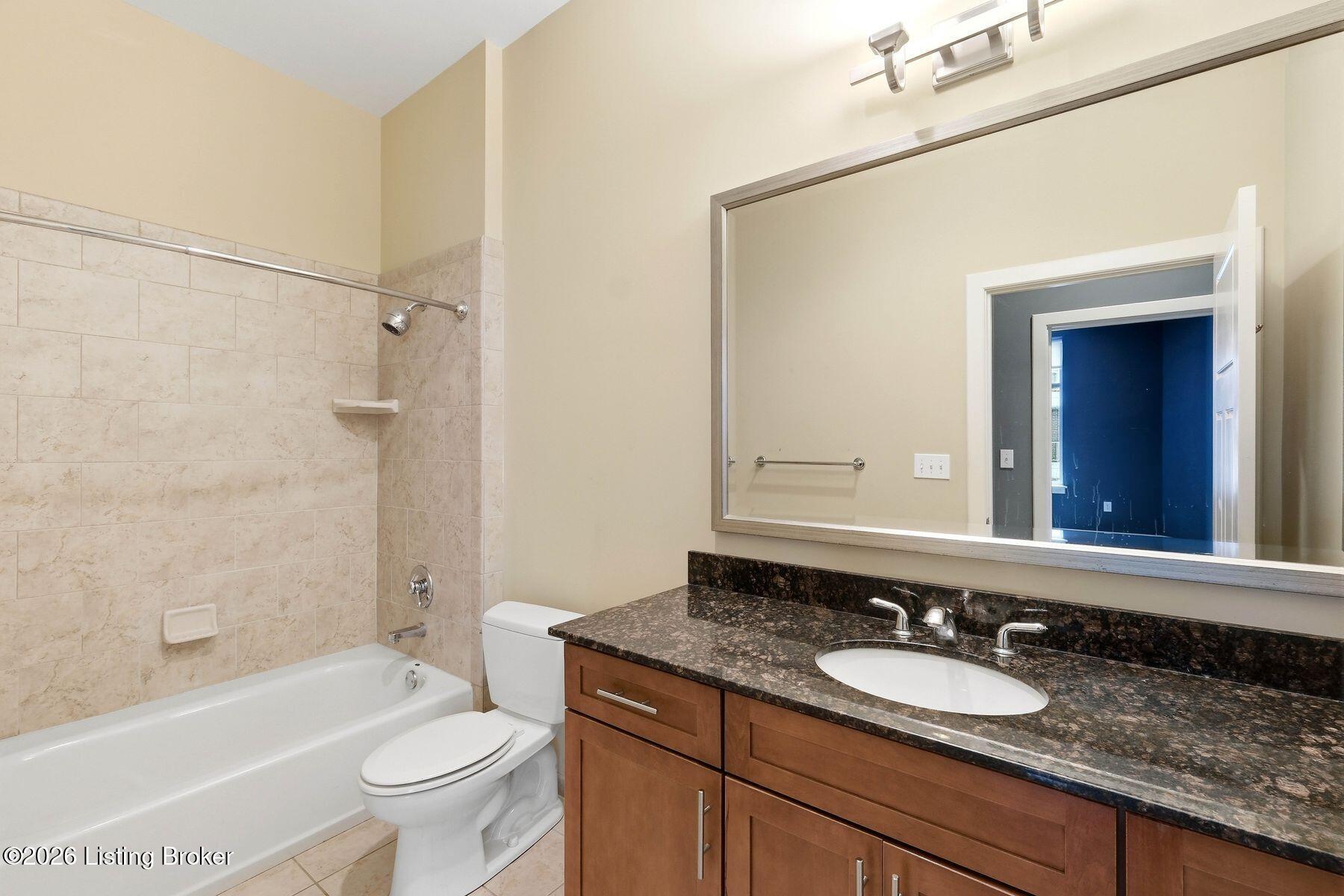 324 E Main St 327 Property Photo 8