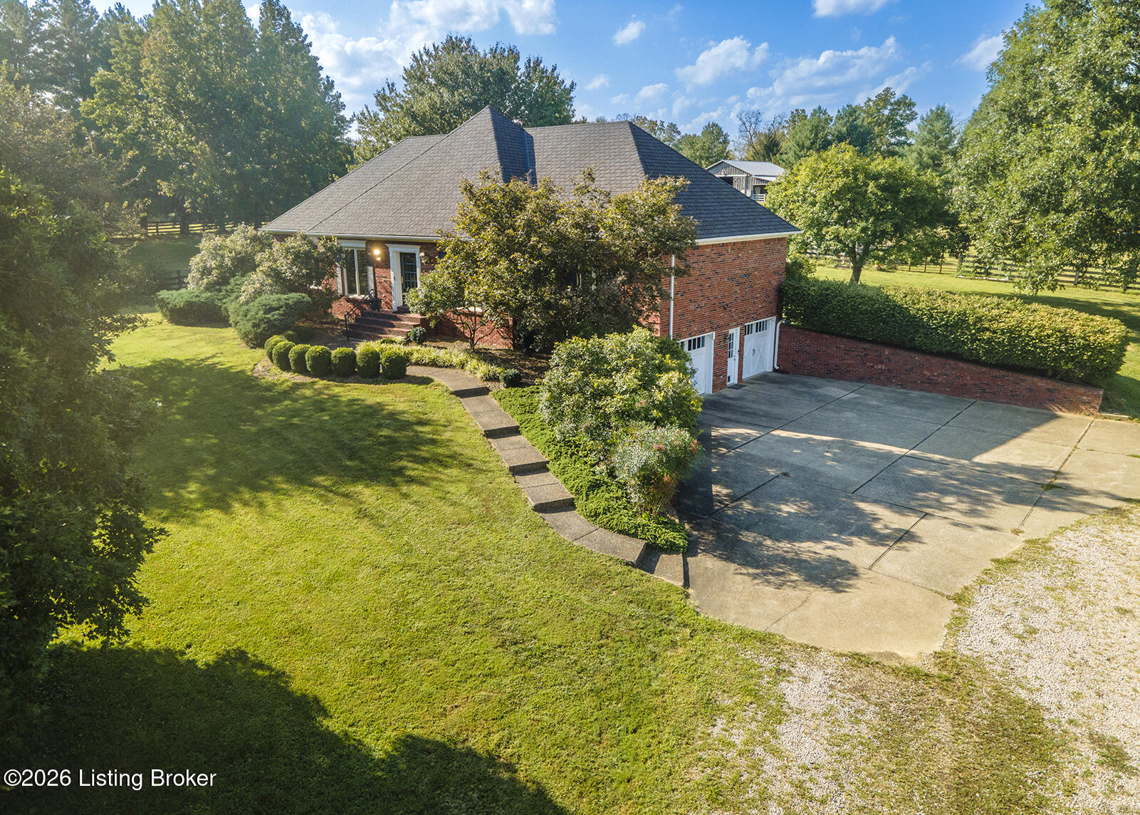 180 Paddock Ln Property Photo 1