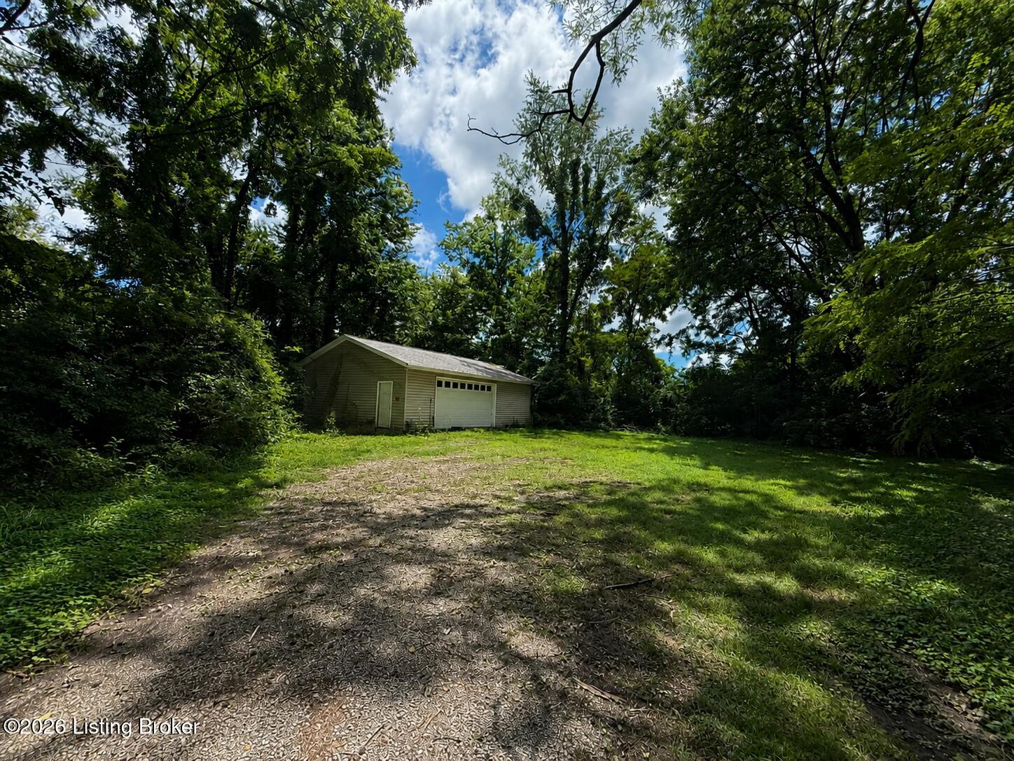 5101 Fegenbush Ln Property Photo 2