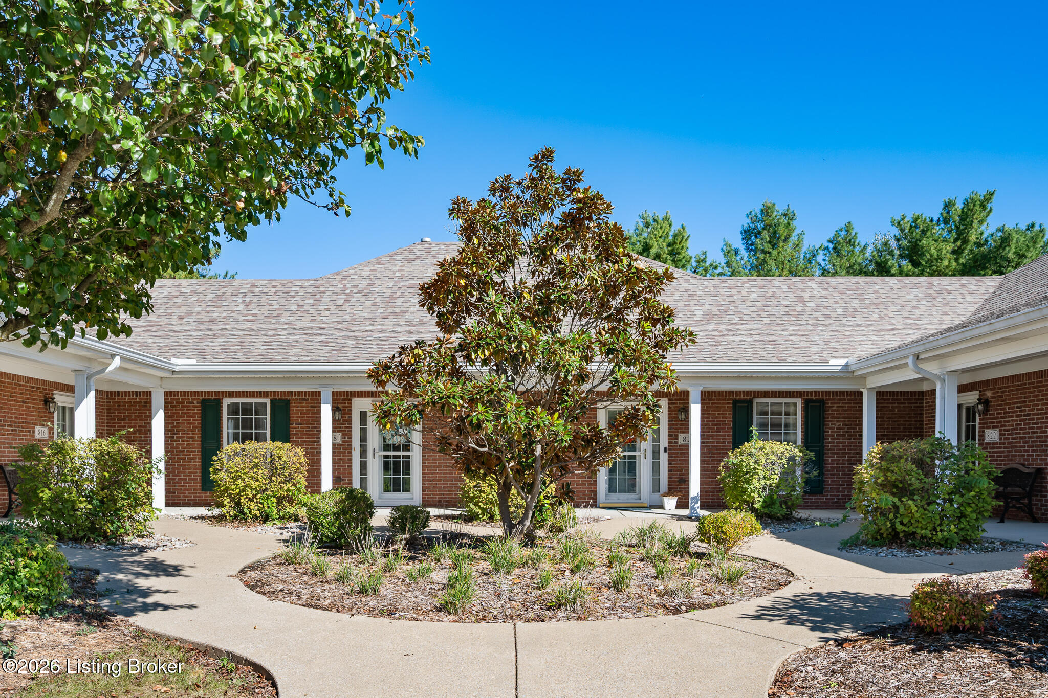 818 Garden Pointe Dr Property Photo 1