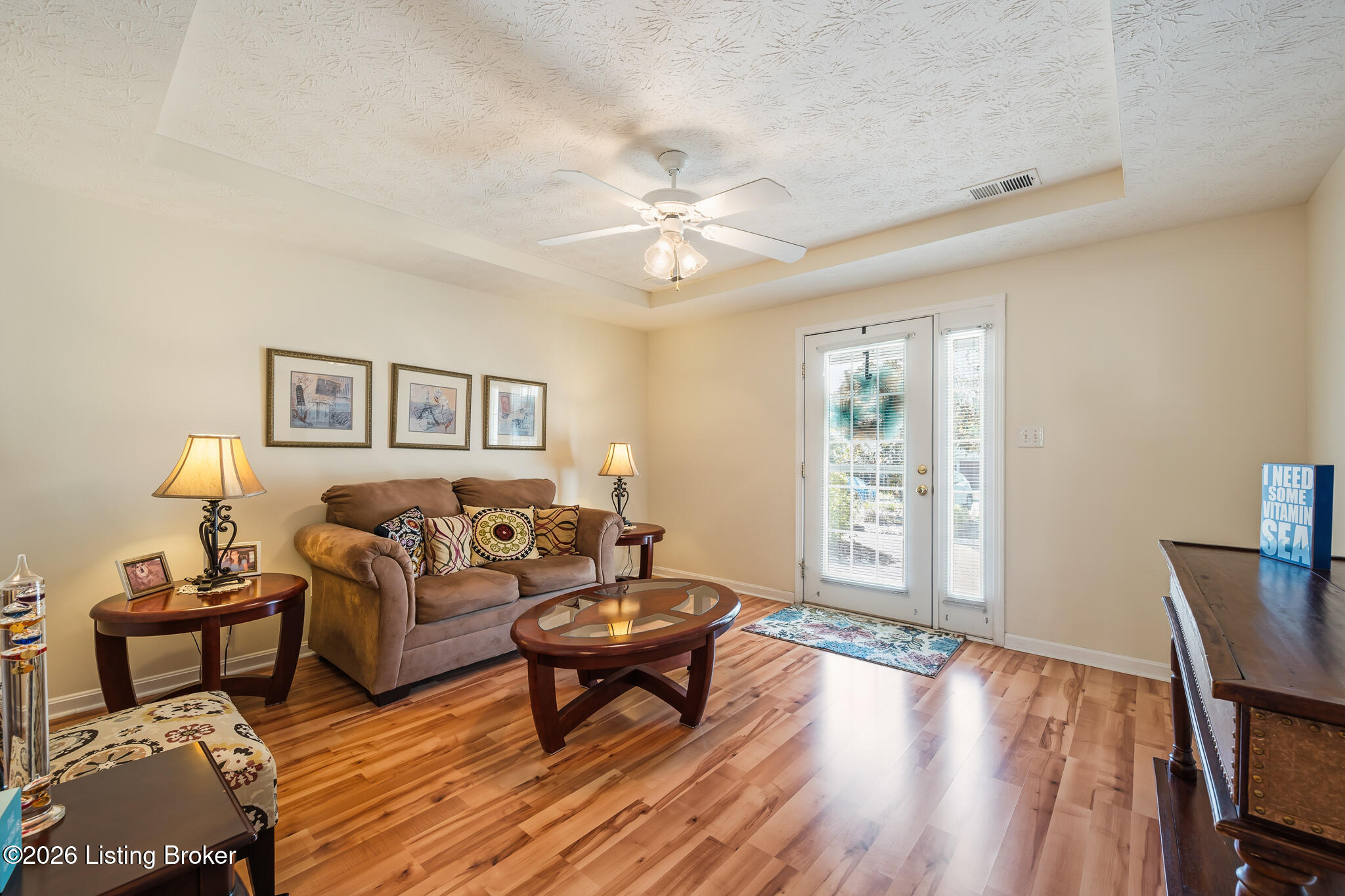 818 Garden Pointe Dr Property Photo 2