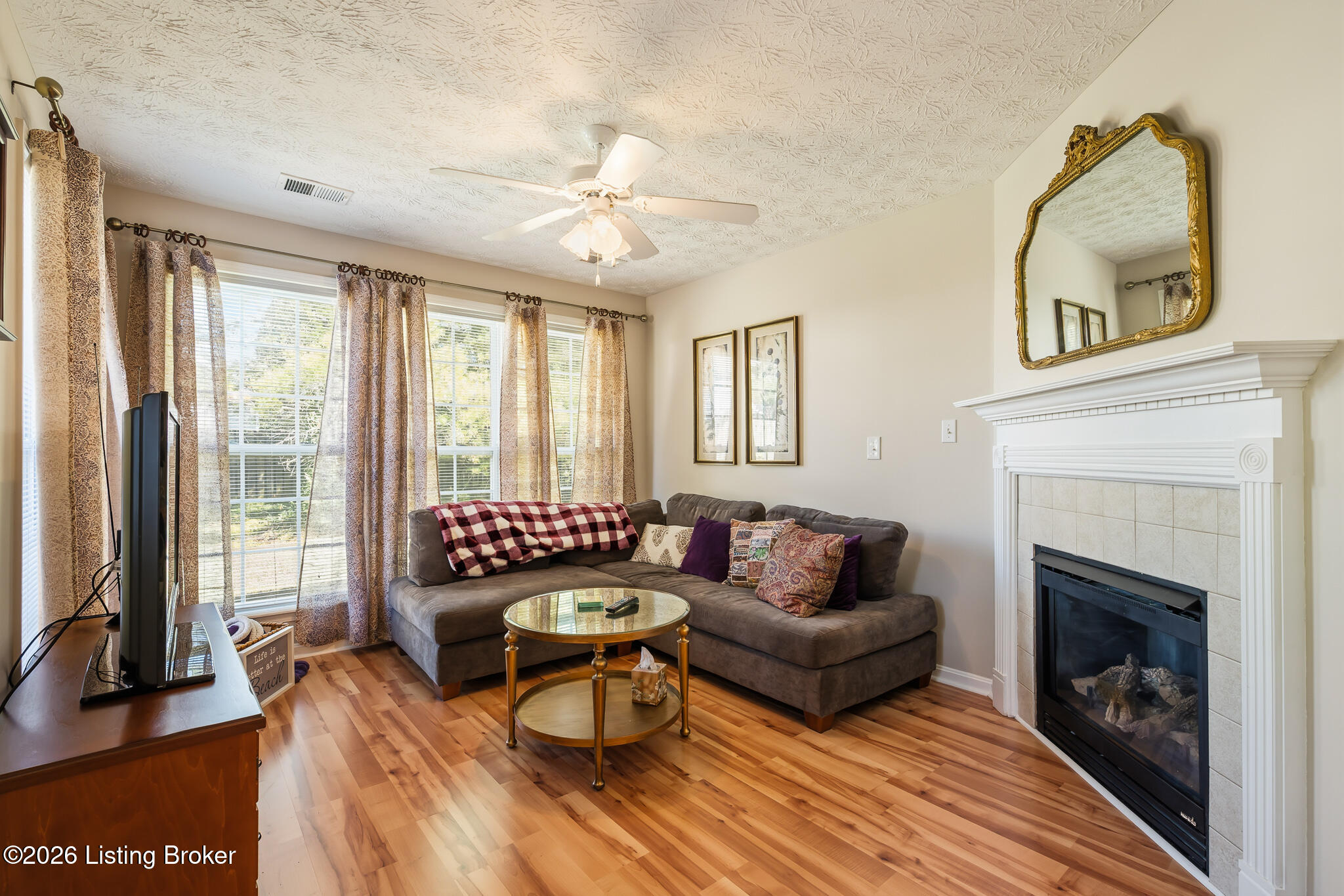 818 Garden Pointe Dr Property Photo 6