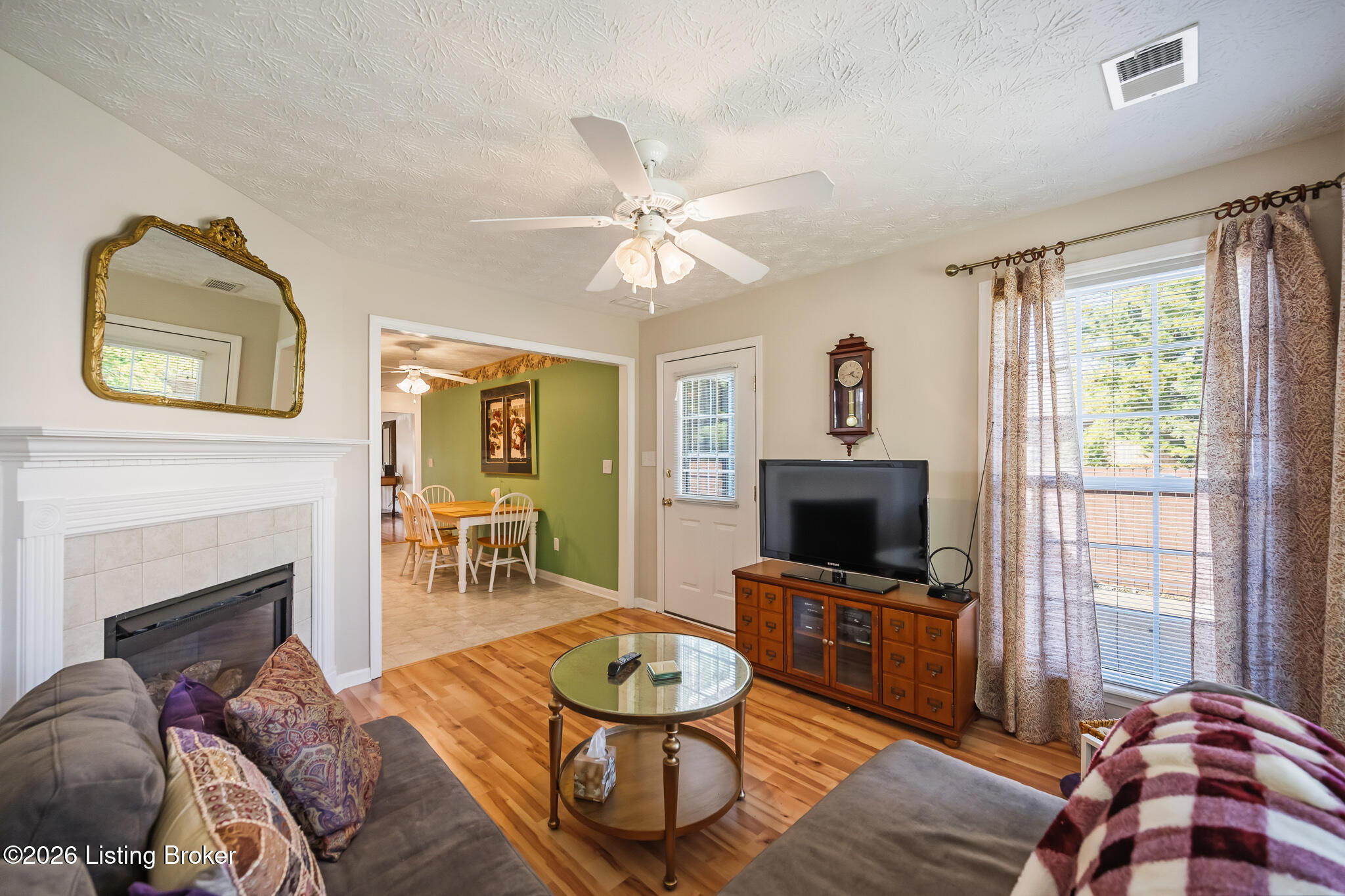 818 Garden Pointe Dr Property Photo 7