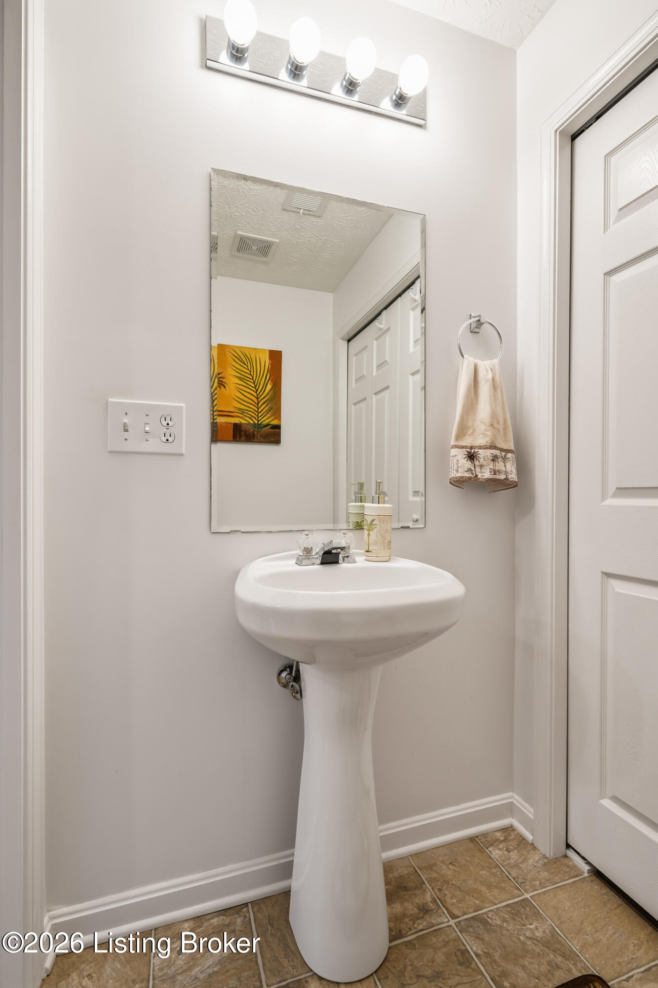 818 Garden Pointe Dr Property Photo 11
