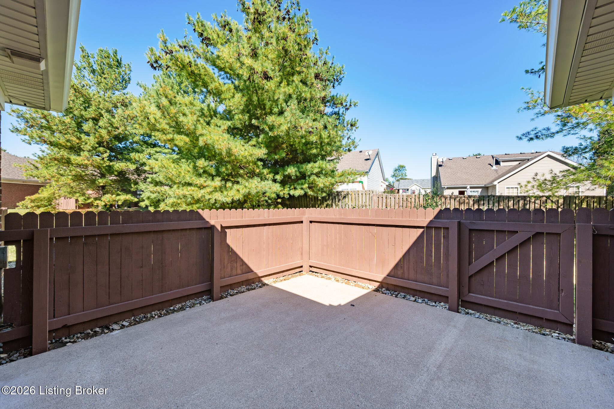818 Garden Pointe Dr Property Photo 13