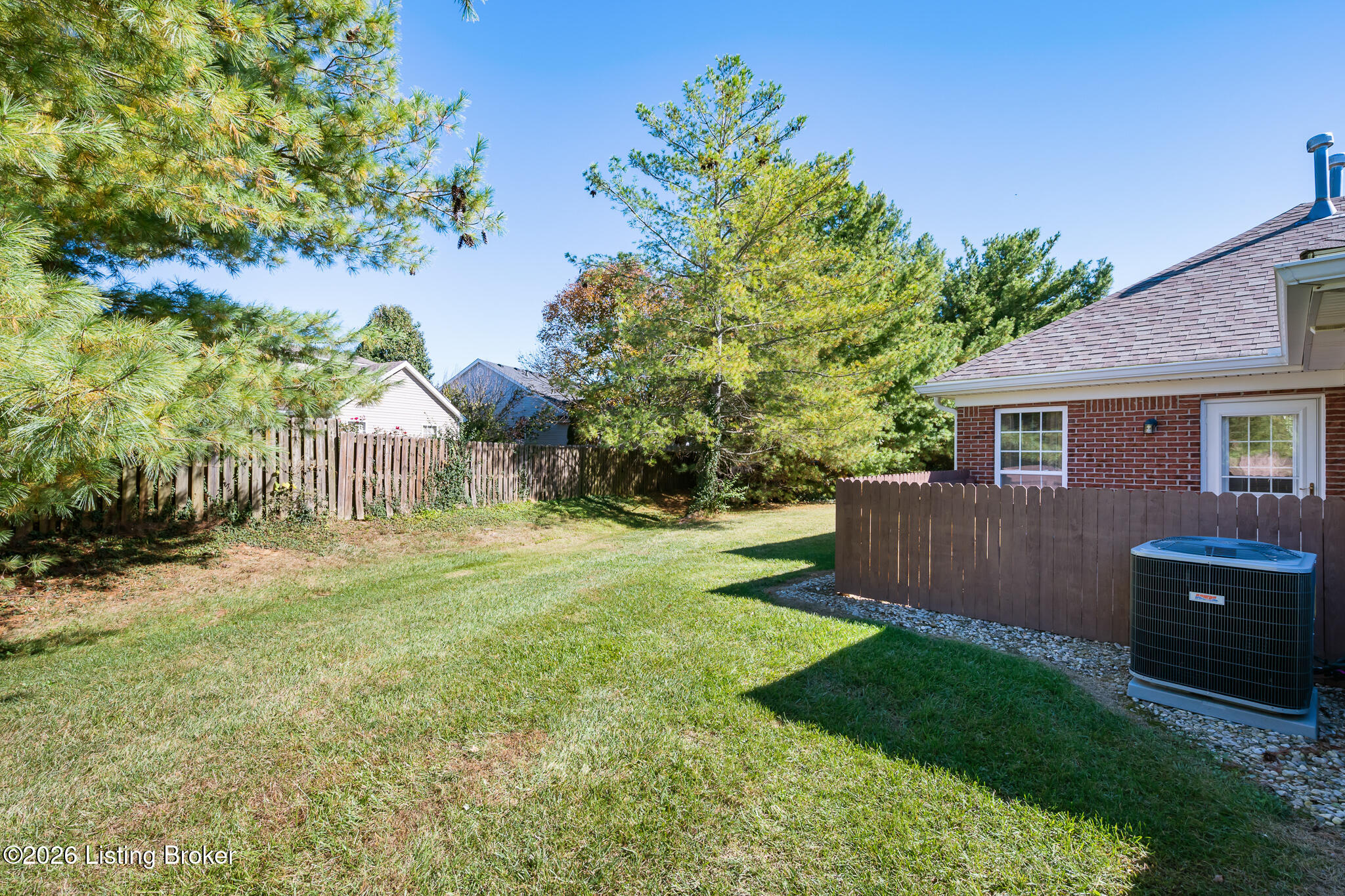 818 Garden Pointe Dr Property Photo 29