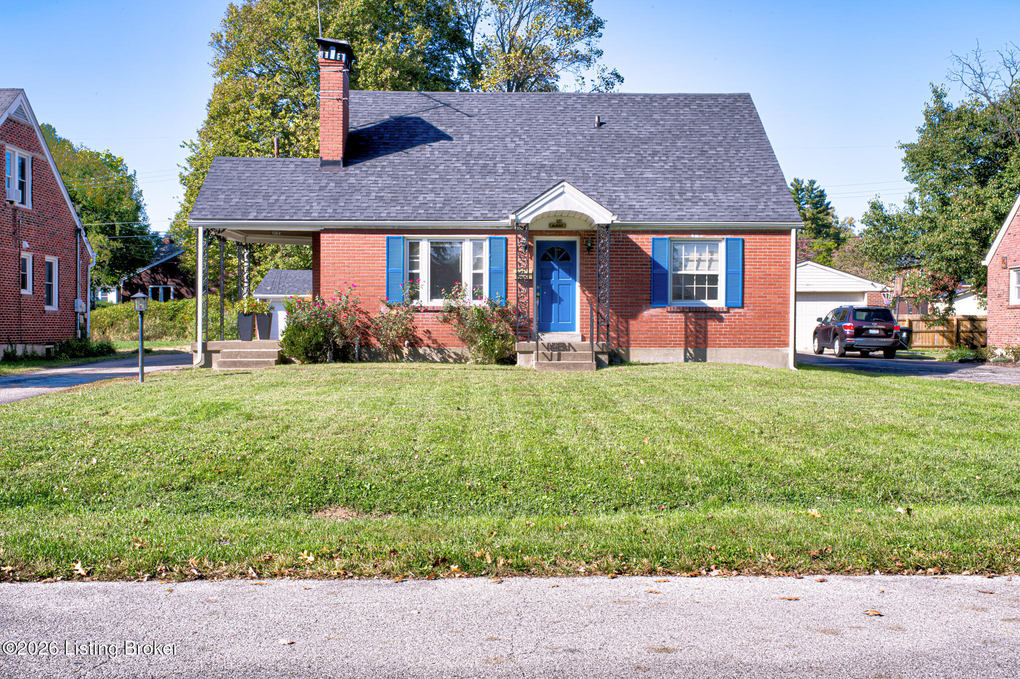 2527 Gardiner Ln Property Photo 1