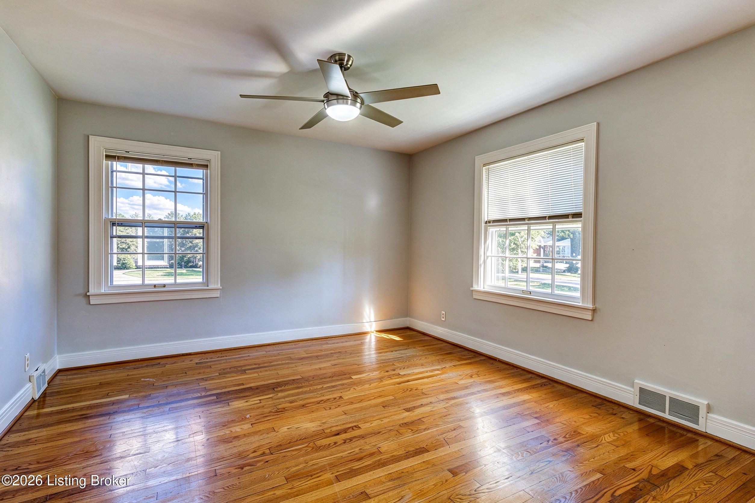 2527 Gardiner Ln Property Photo 7