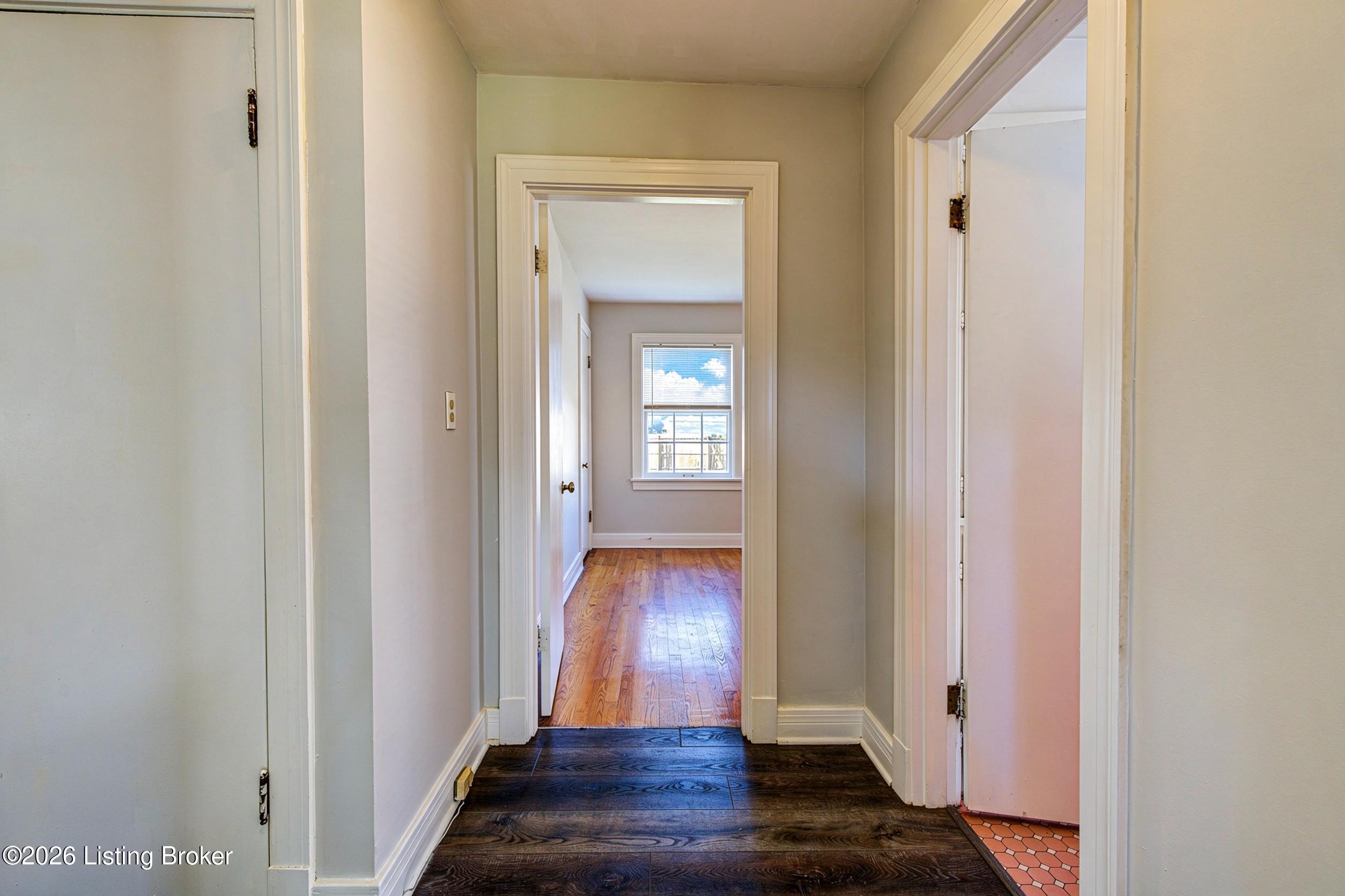 2527 Gardiner Ln Property Photo 15
