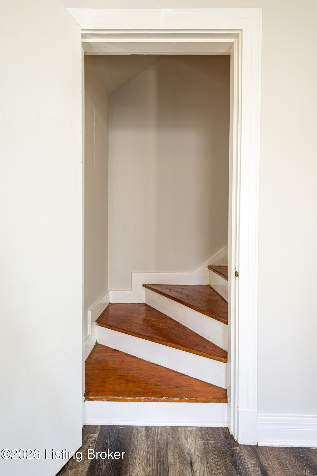 2527 Gardiner Ln Property Photo 19