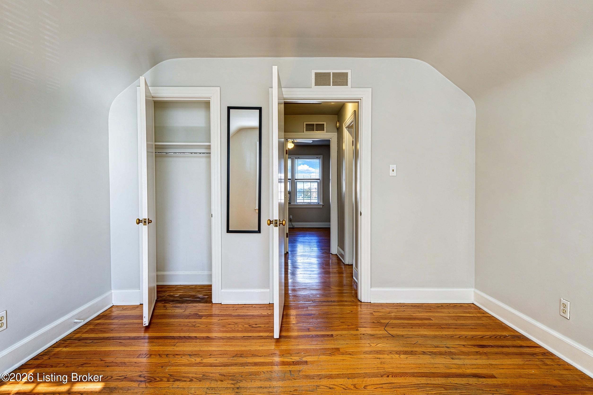 2527 Gardiner Ln Property Photo 21