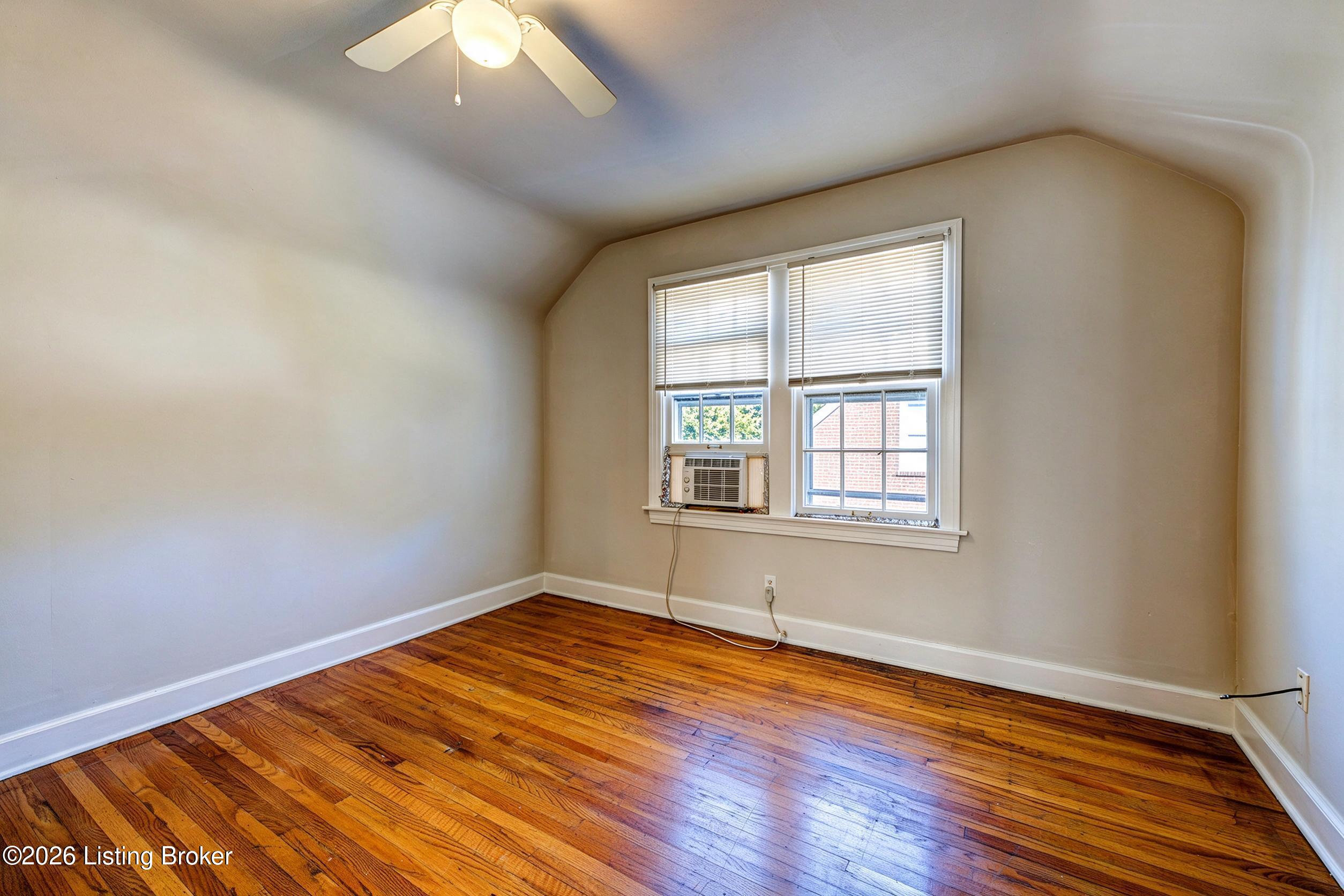 2527 Gardiner Ln Property Photo 23