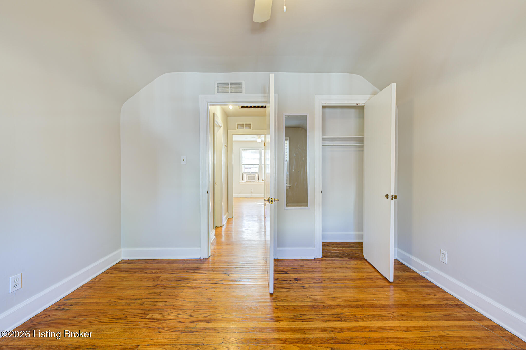 2527 Gardiner Ln Property Photo 24