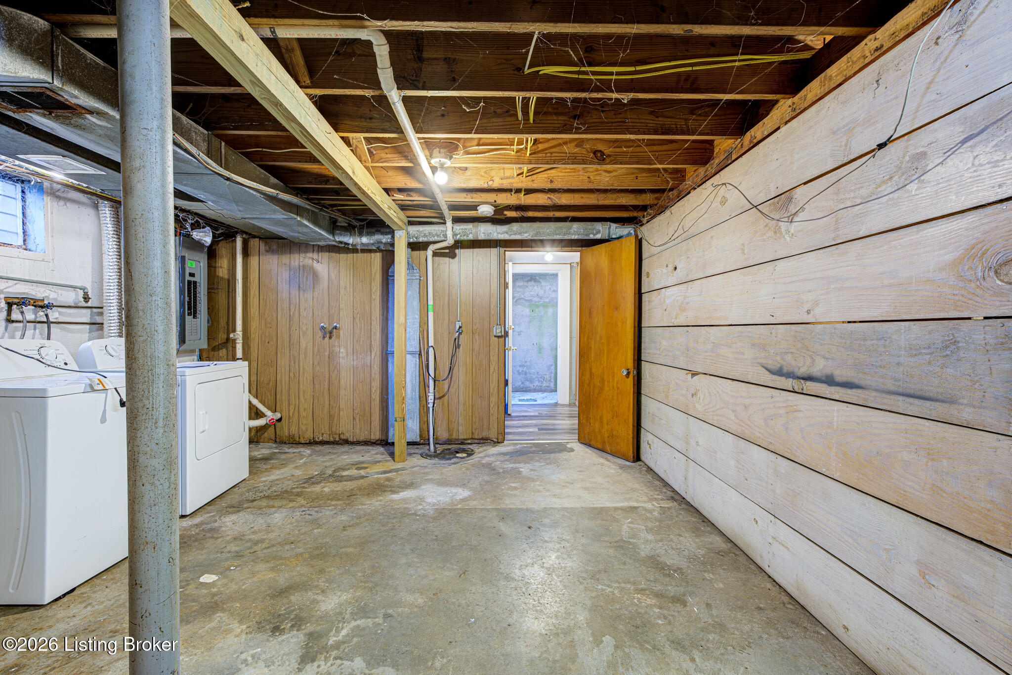 2527 Gardiner Ln Property Photo 38
