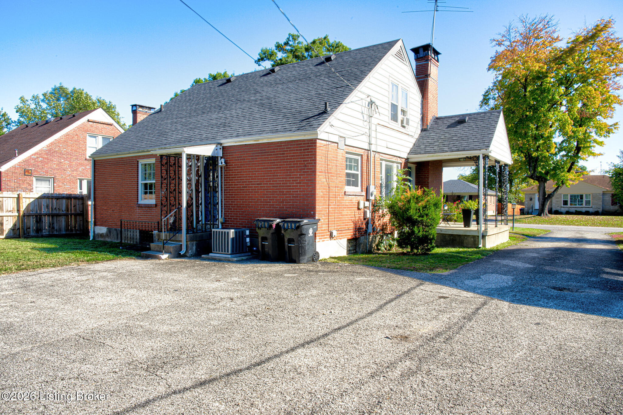 2527 Gardiner Ln Property Photo 44