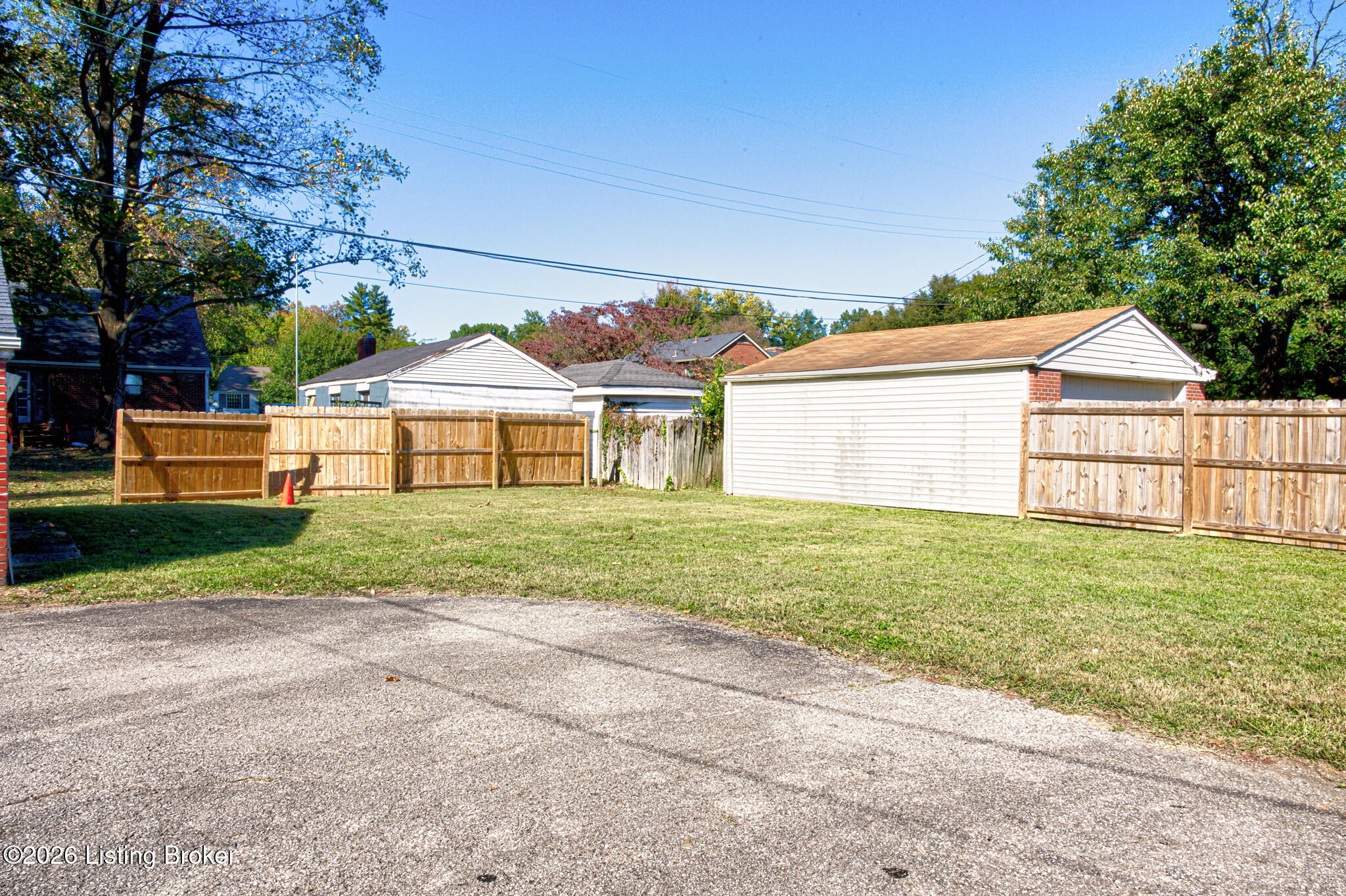 2527 Gardiner Ln Property Photo 47