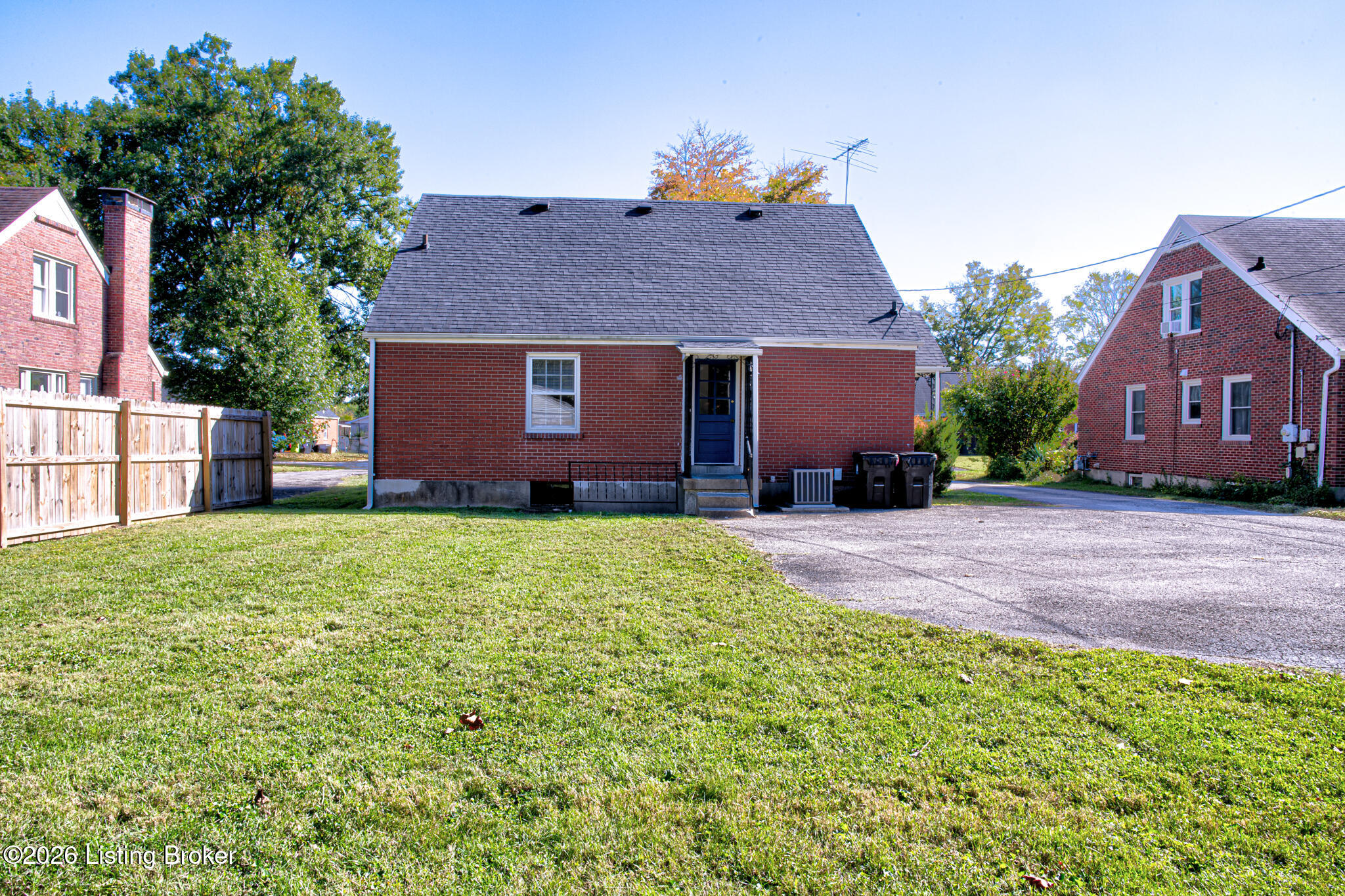 2527 Gardiner Ln Property Photo 49