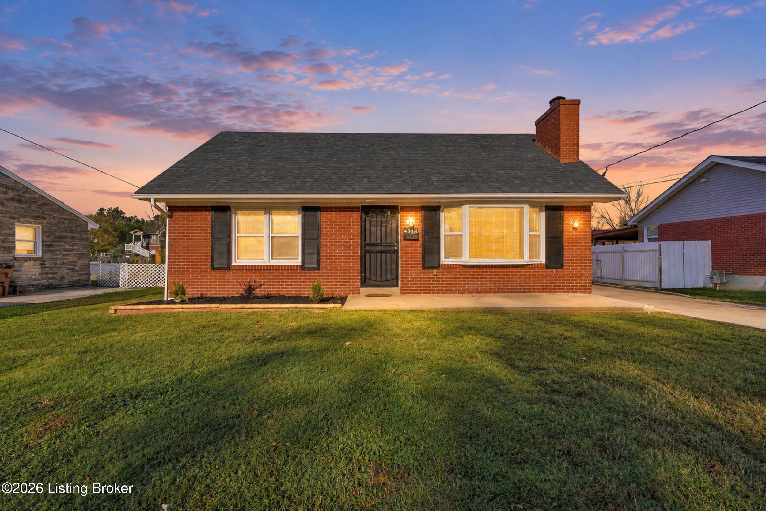 4344 Lynnview Dr Property Photo 3