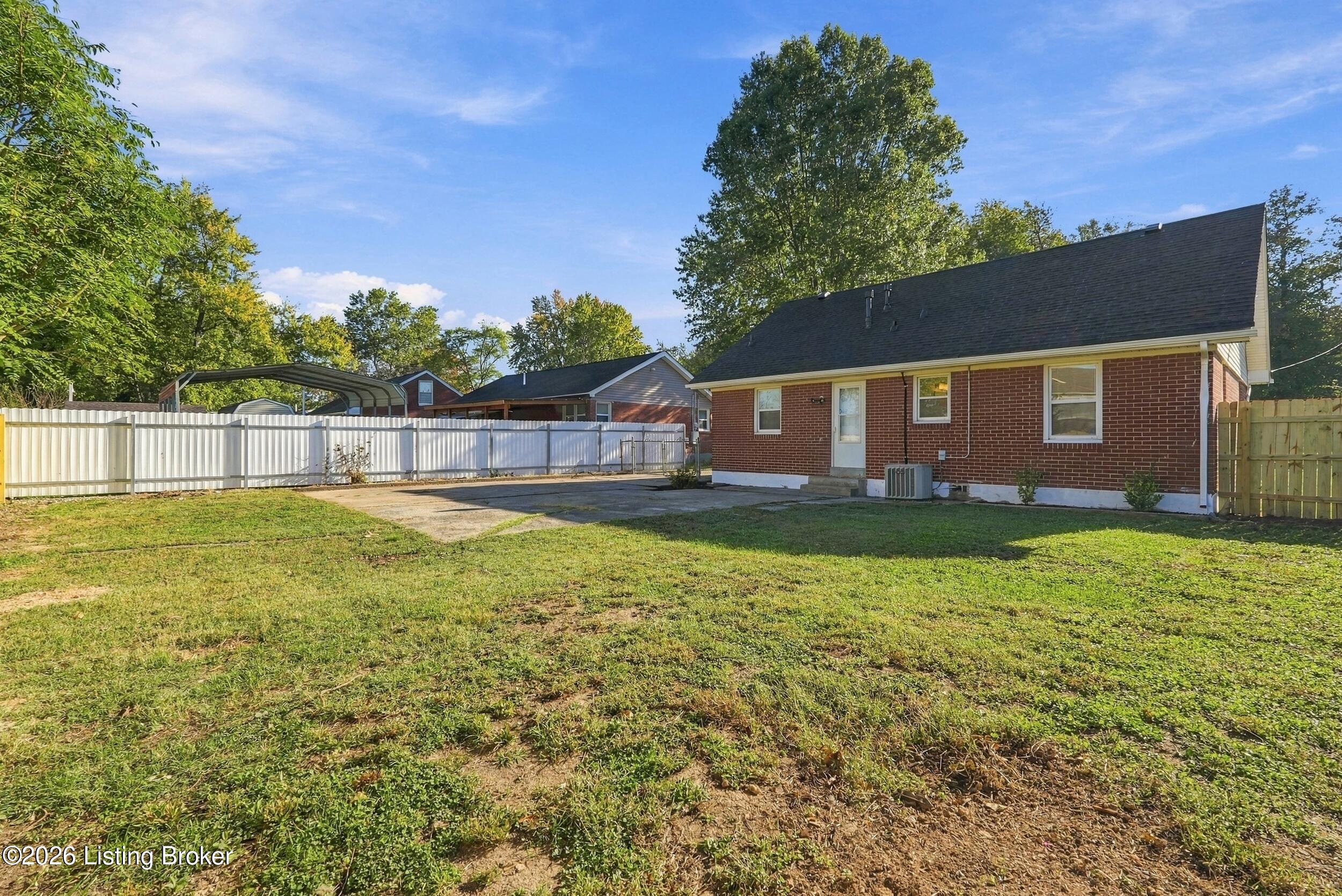 4344 Lynnview Dr Property Photo 4
