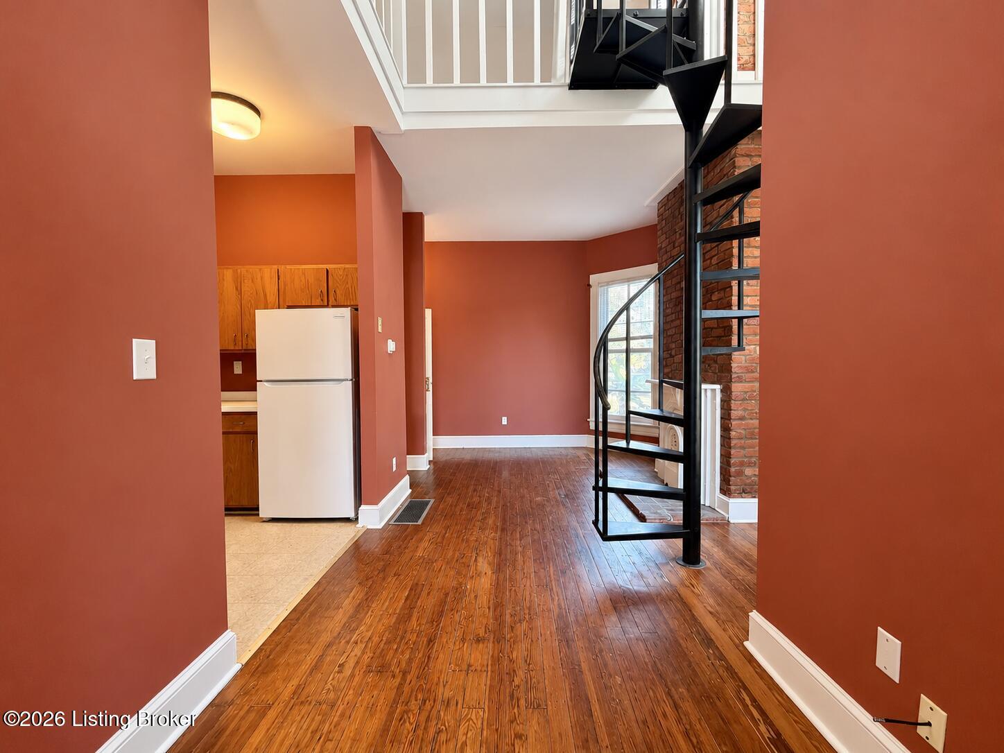 1039 E Breckinridge St 1 Property Photo 3