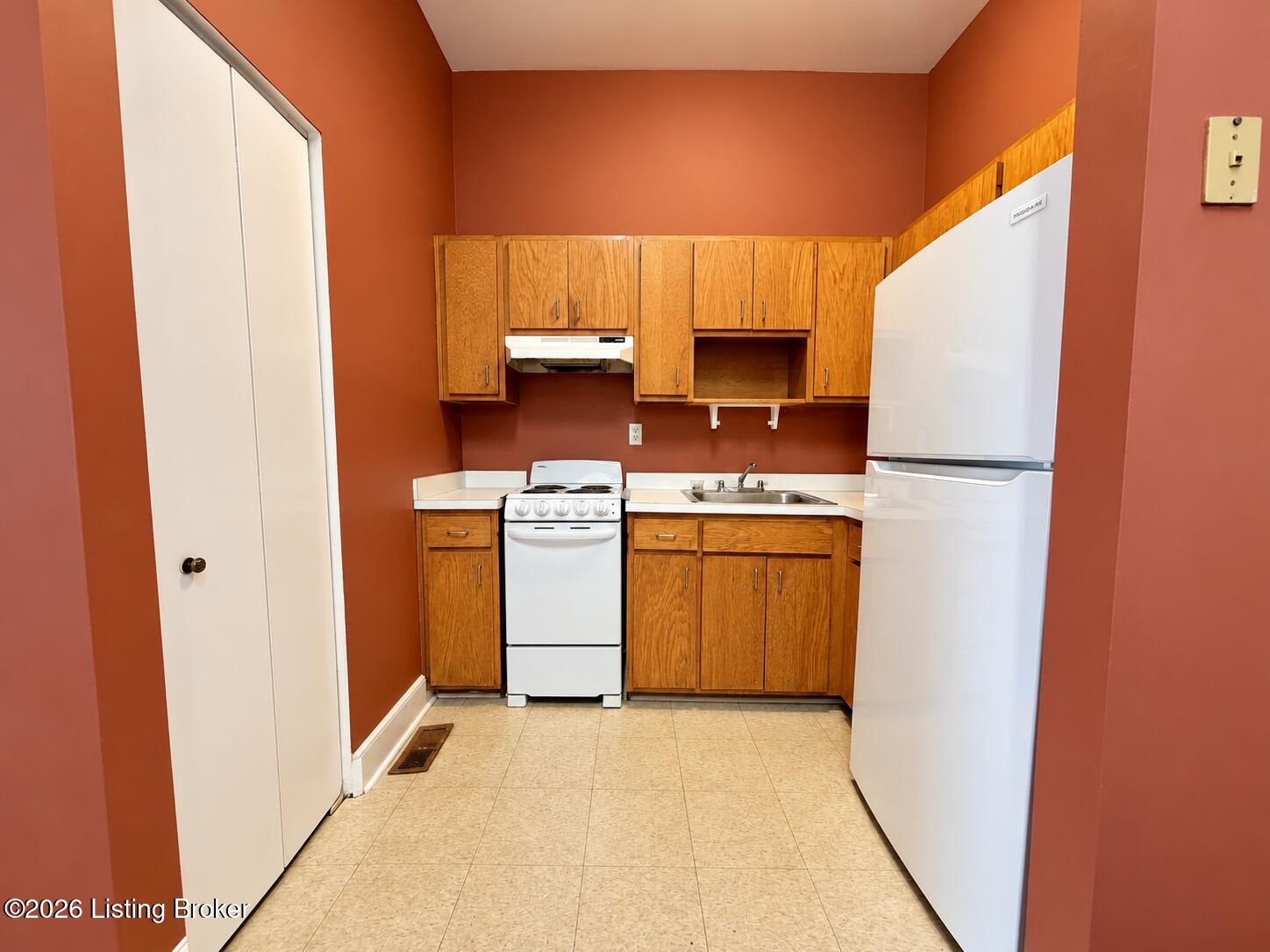 1039 E Breckinridge St 1 Property Photo 5