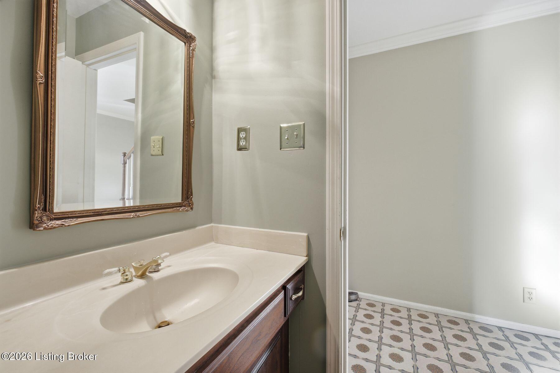 2324 Thornhill Rd Property Photo 22