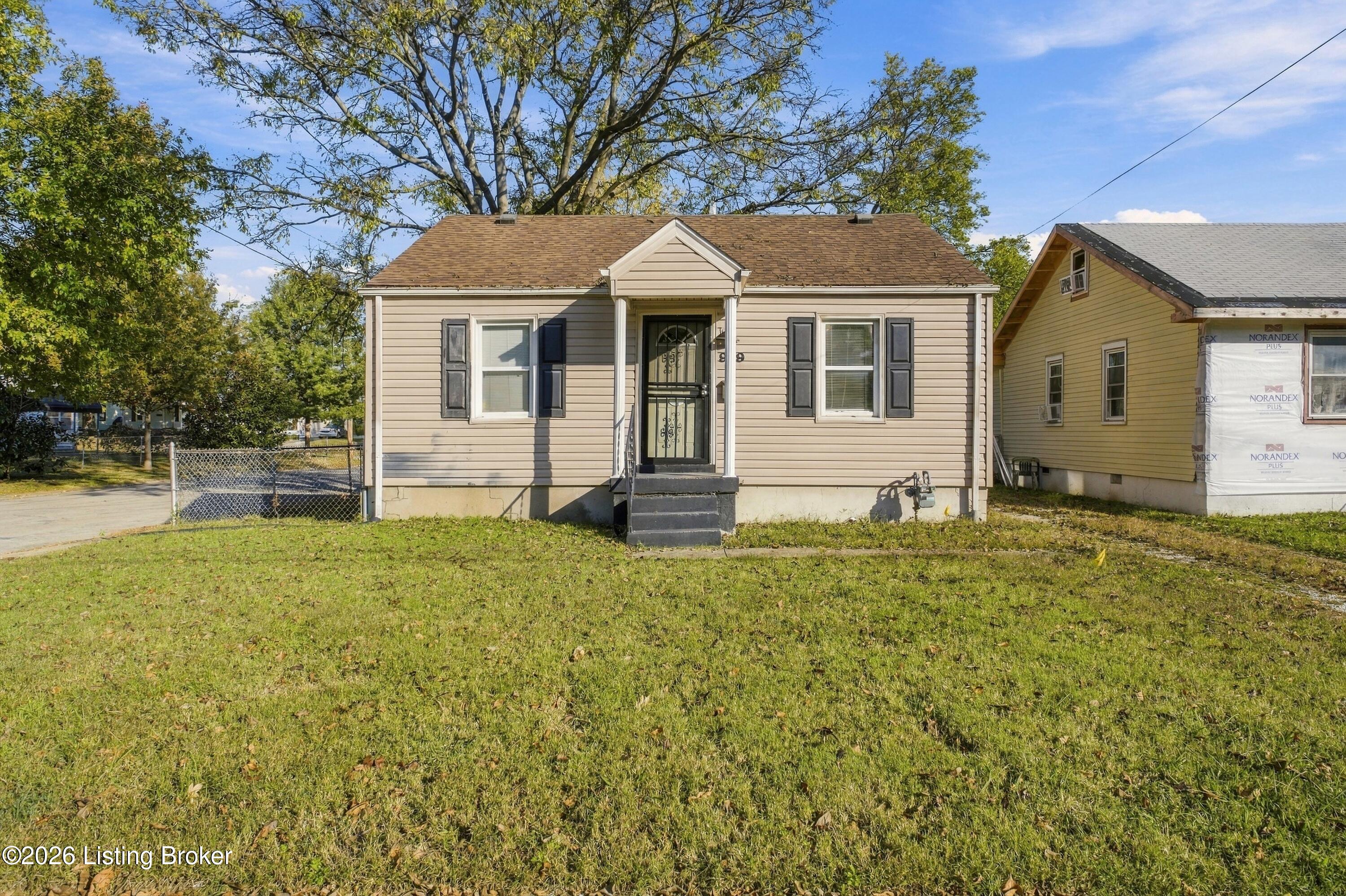939 Beecher St Property Photo 1