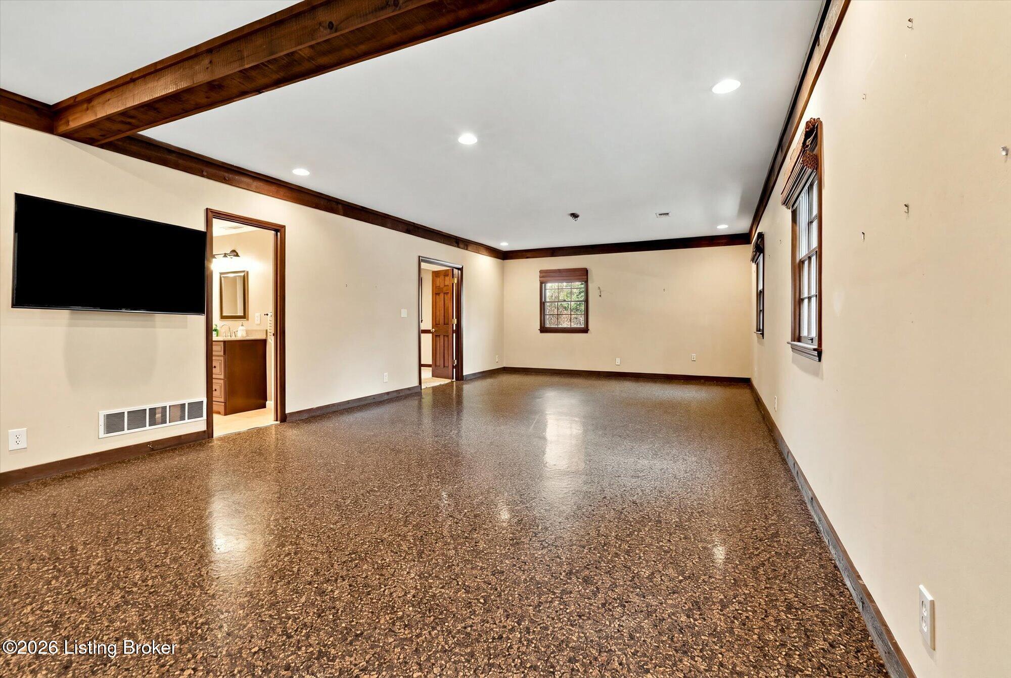 2402 Henley Ct Property Photo 43
